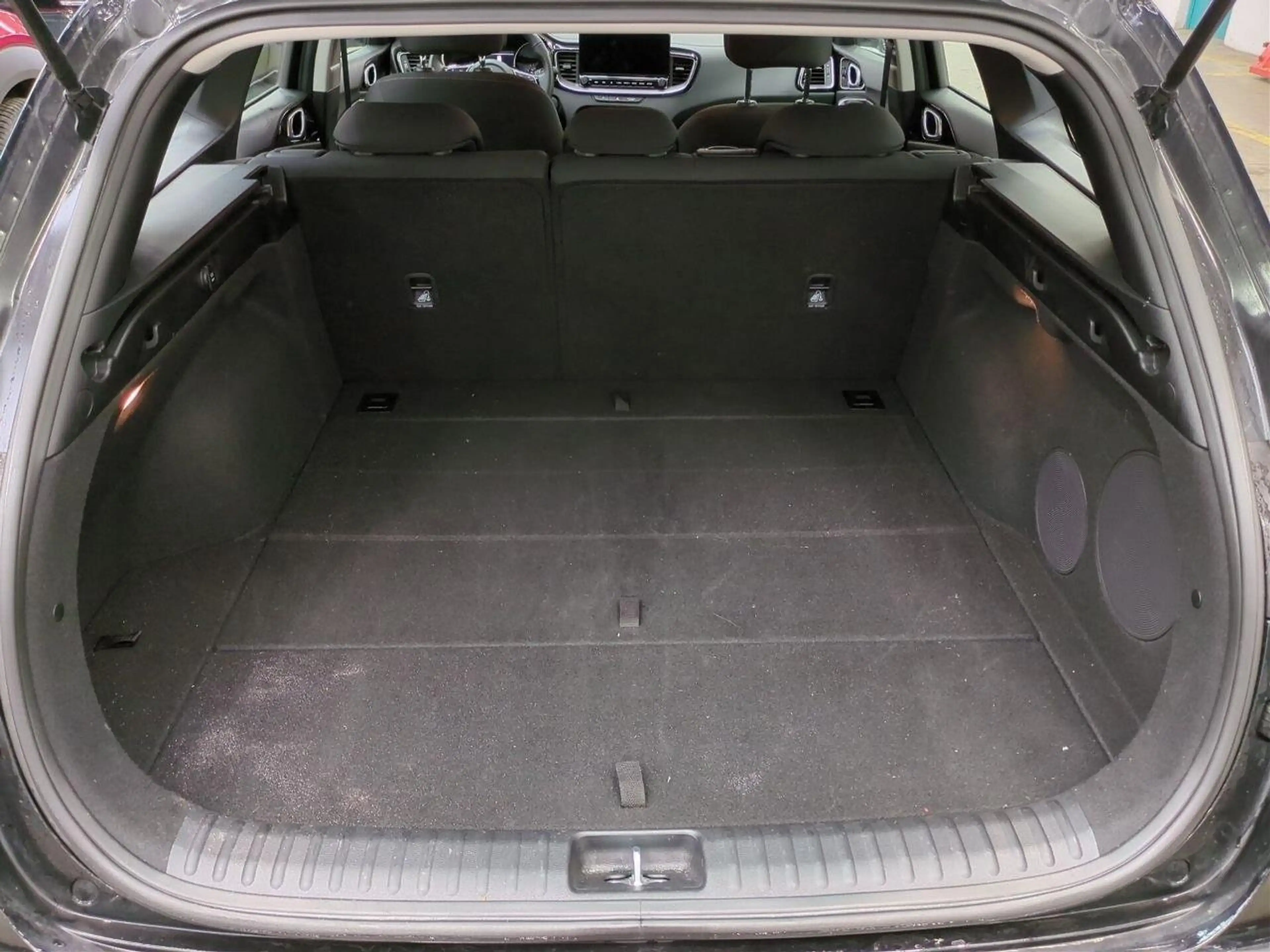 Kia Ceed SW / cee'd SW Ceed SW 1.5T DCT Spirit — photo 9
