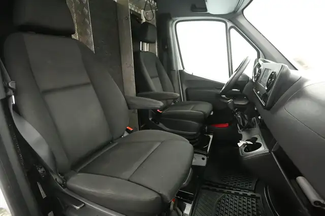 Mercedes-Benz Sprinter view 10