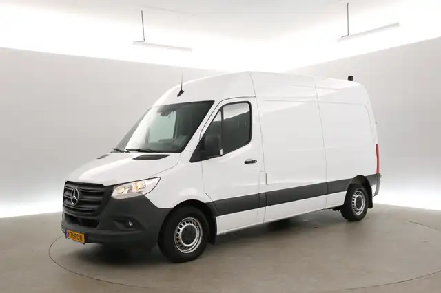 Mercedes-Benz Sprinter view 8