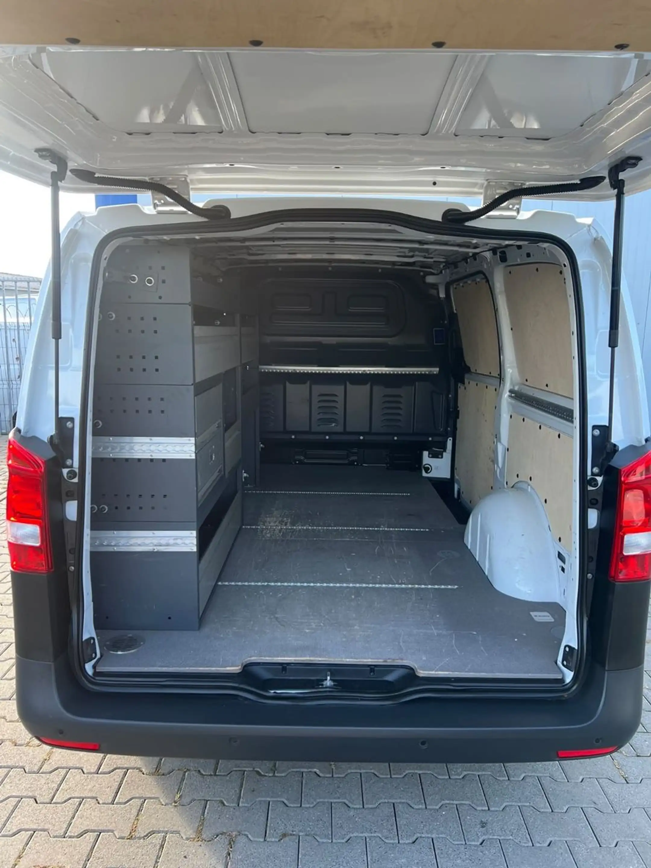 Mercedes-Benz Vito 114 LANG 6G KLIMA TEMPOMAT WERKZEUGSCHRÄNK — photo 10