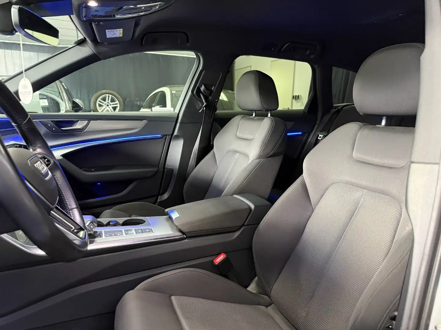 Audi A6 40 2.0 TDI Avant quattro sport Weiß - 2