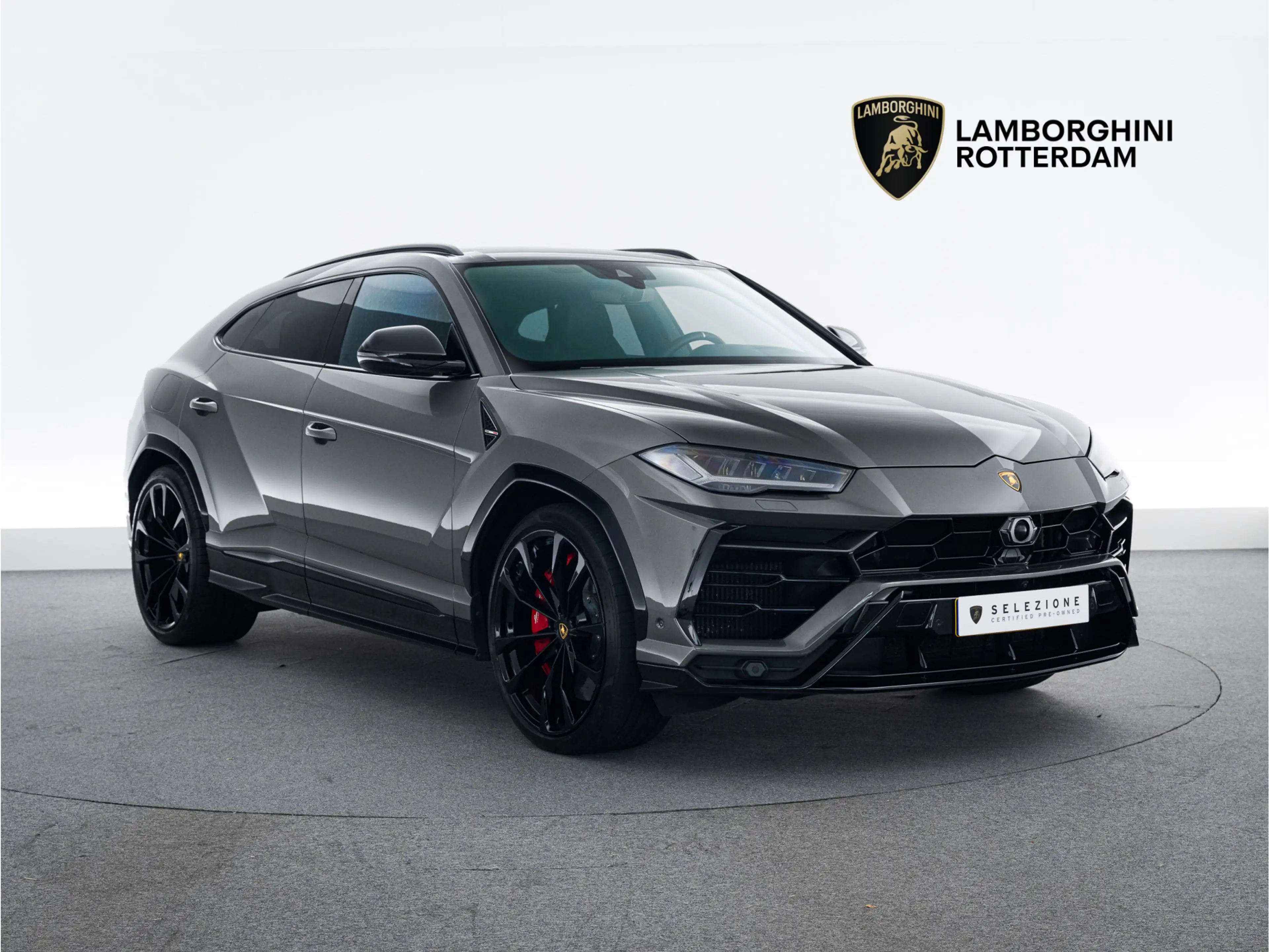 Lamborghini Urus MY22 | Akrapovic | B&O