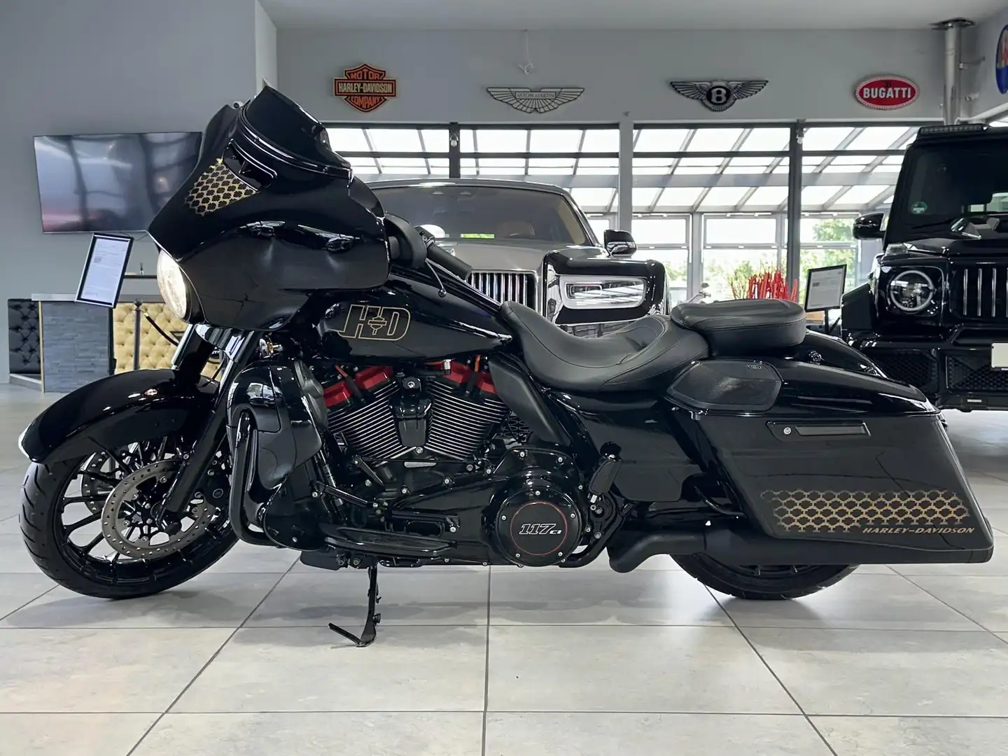 Harley-Davidson Street Glide FLHXSE CVO 117ci BOOM! Audio Stage2 Černá - 2