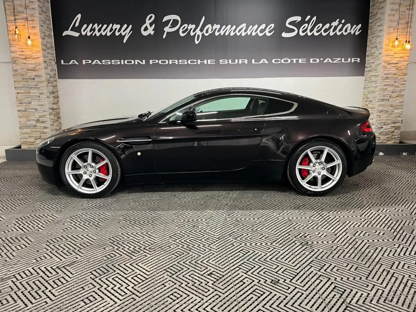 Aston Martin Vantage 4.3 V8 385ch  - Coloris rare - Excellent état - Entretien à jour - 2