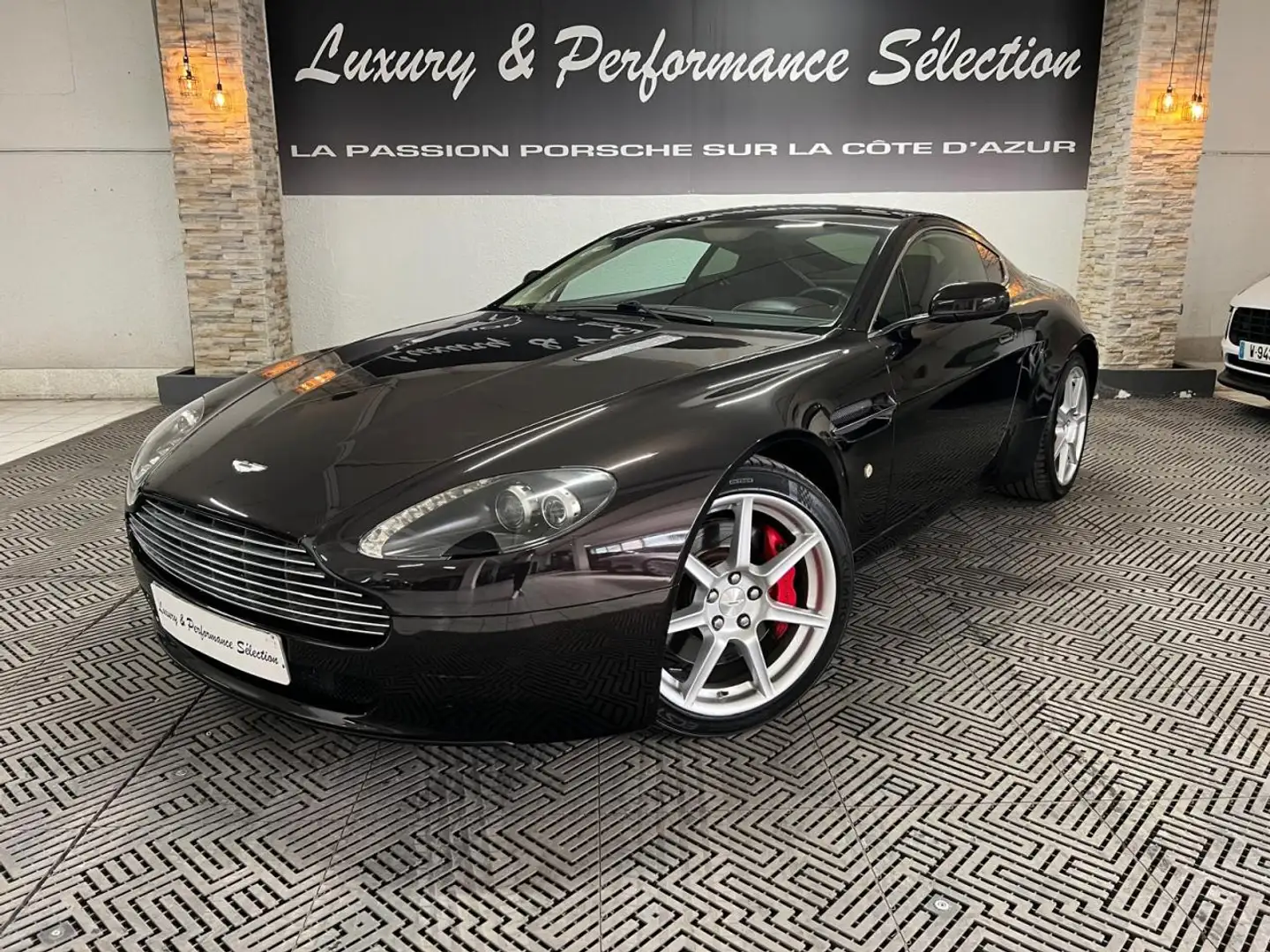 Aston Martin Vantage 4.3 V8 385ch - 69000km - Coloris rare - Excellent - 1