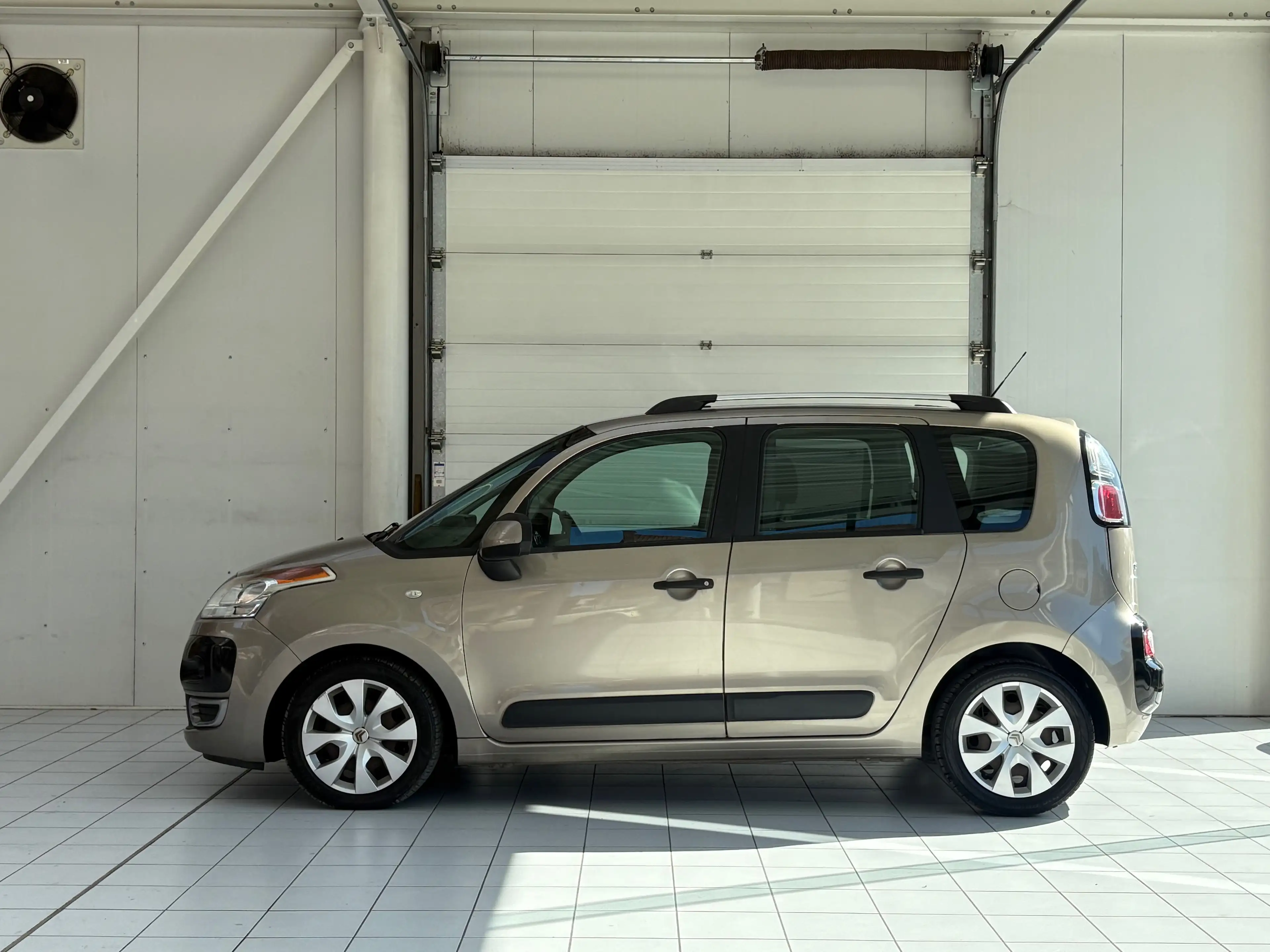Citroen C3 Picasso 1.6 HDi * 1ER PROP * CLIM * 5 PORTES * — photo 2