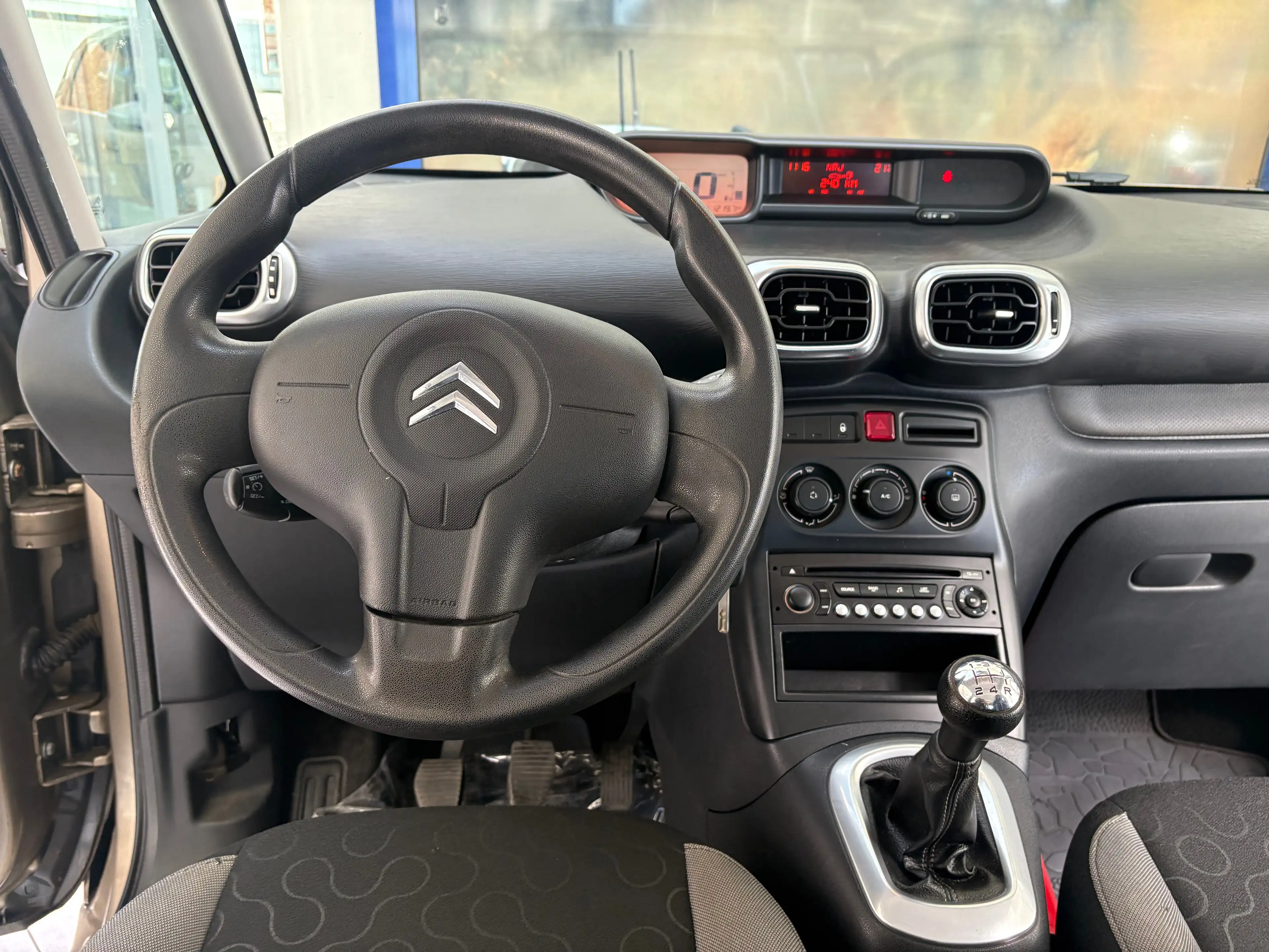 Citroen C3 Picasso 1.6 HDi * 1ER PROP * CLIM * 5 PORTES * — photo 15