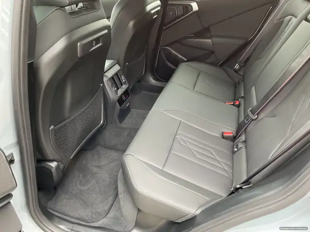BMW X3 view 11