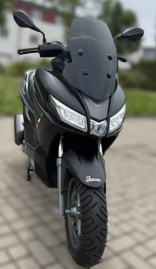 Aprilia SXR 50 Schwarz - 1