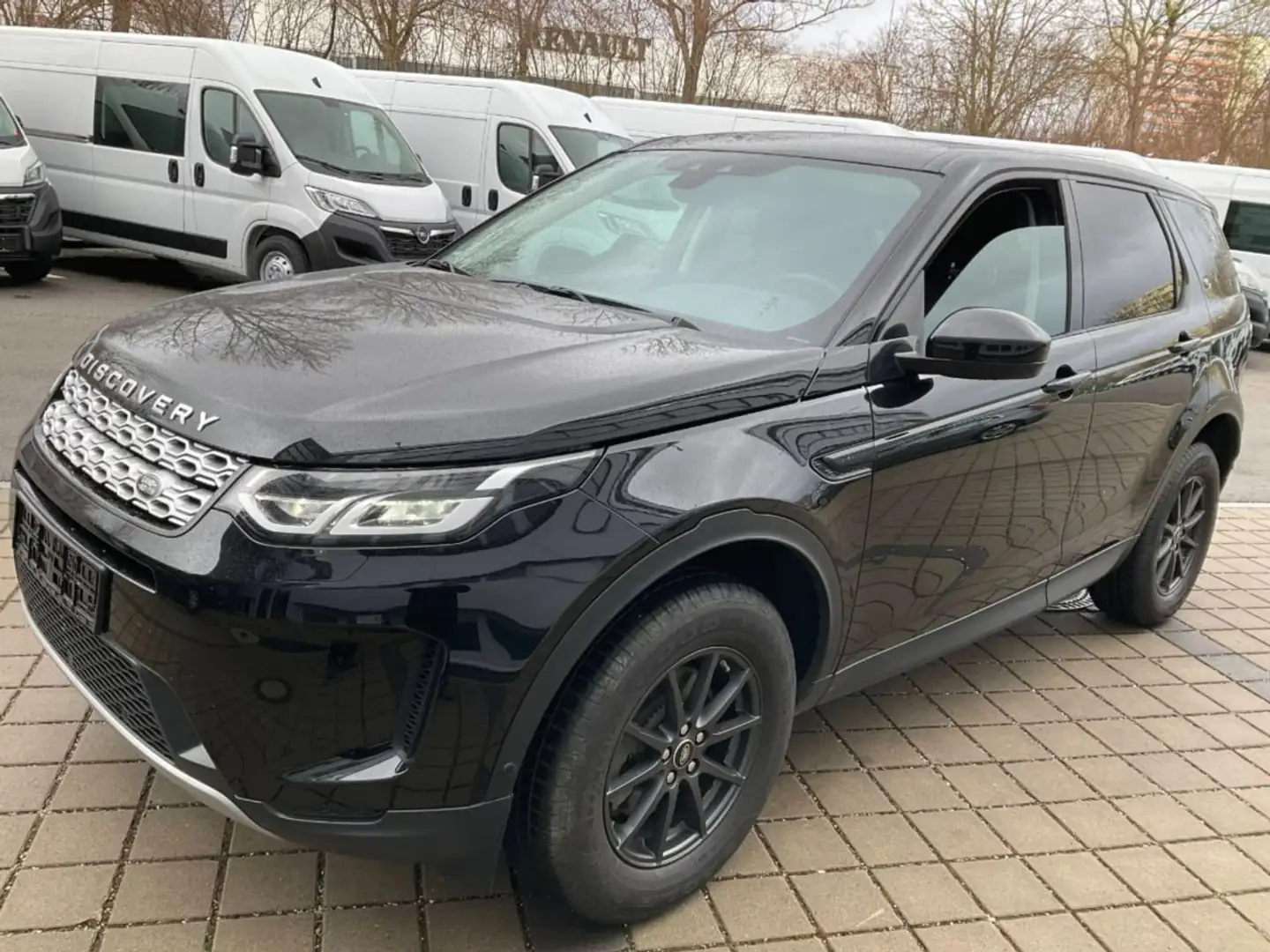 Land Rover Discovery Sport D150 AWD crna - 1