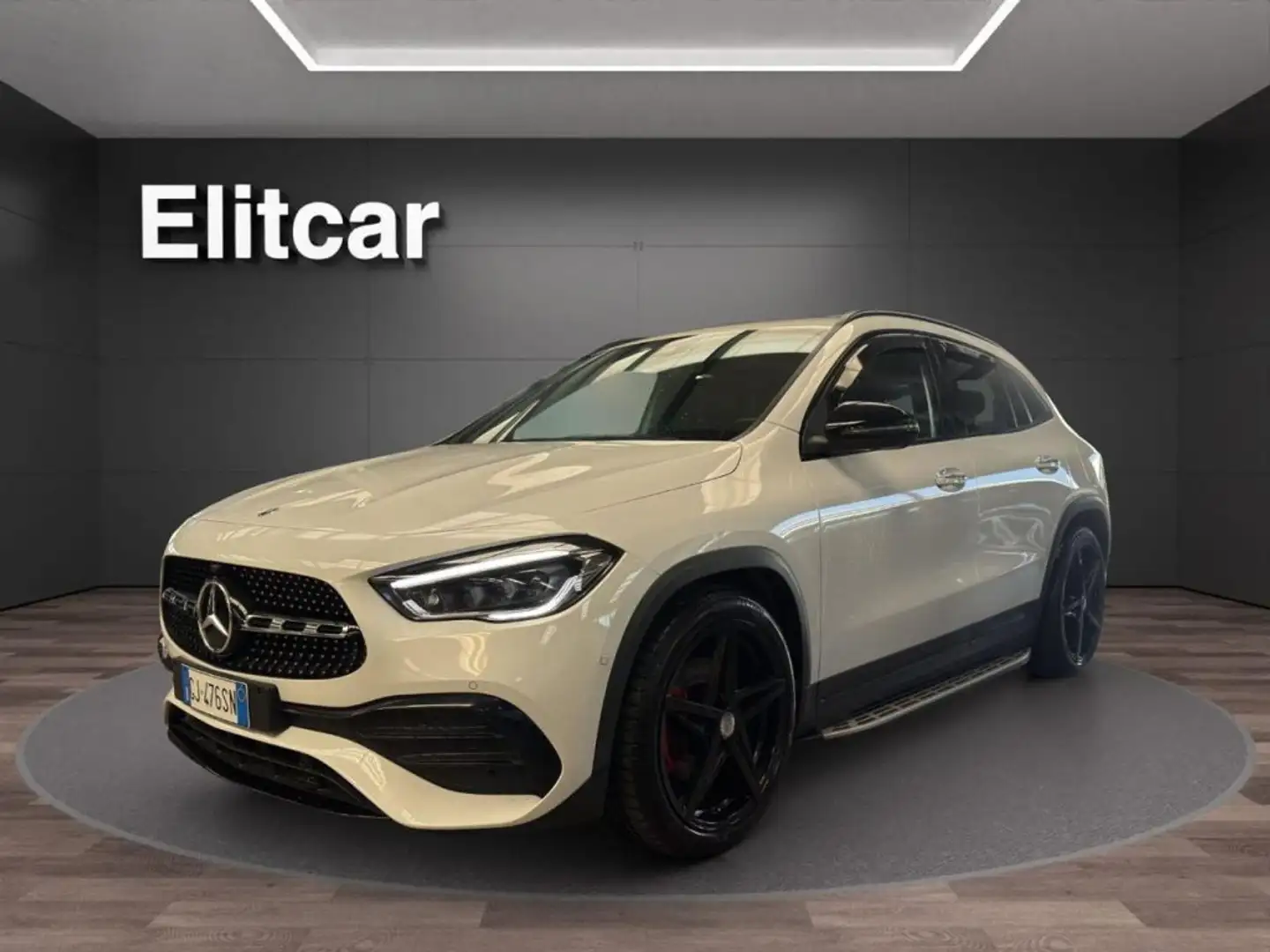 Mercedes-Benz GLA 200 d Automatic 4 MATIC Premium Blanc - 1