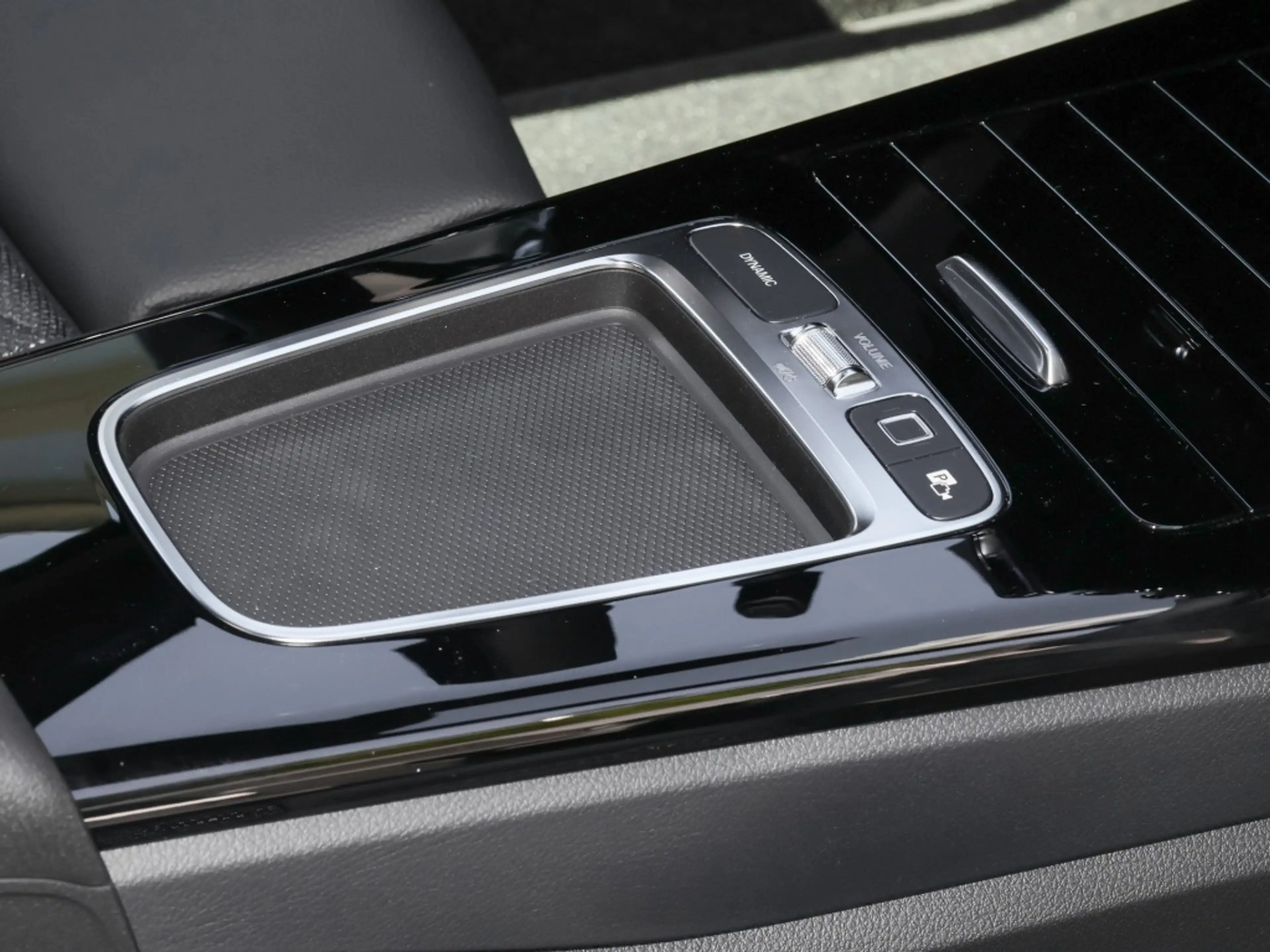 Mercedes-Benz A 200 Limousine Pano+Progressive+Distr+Night+AHK — photo 8