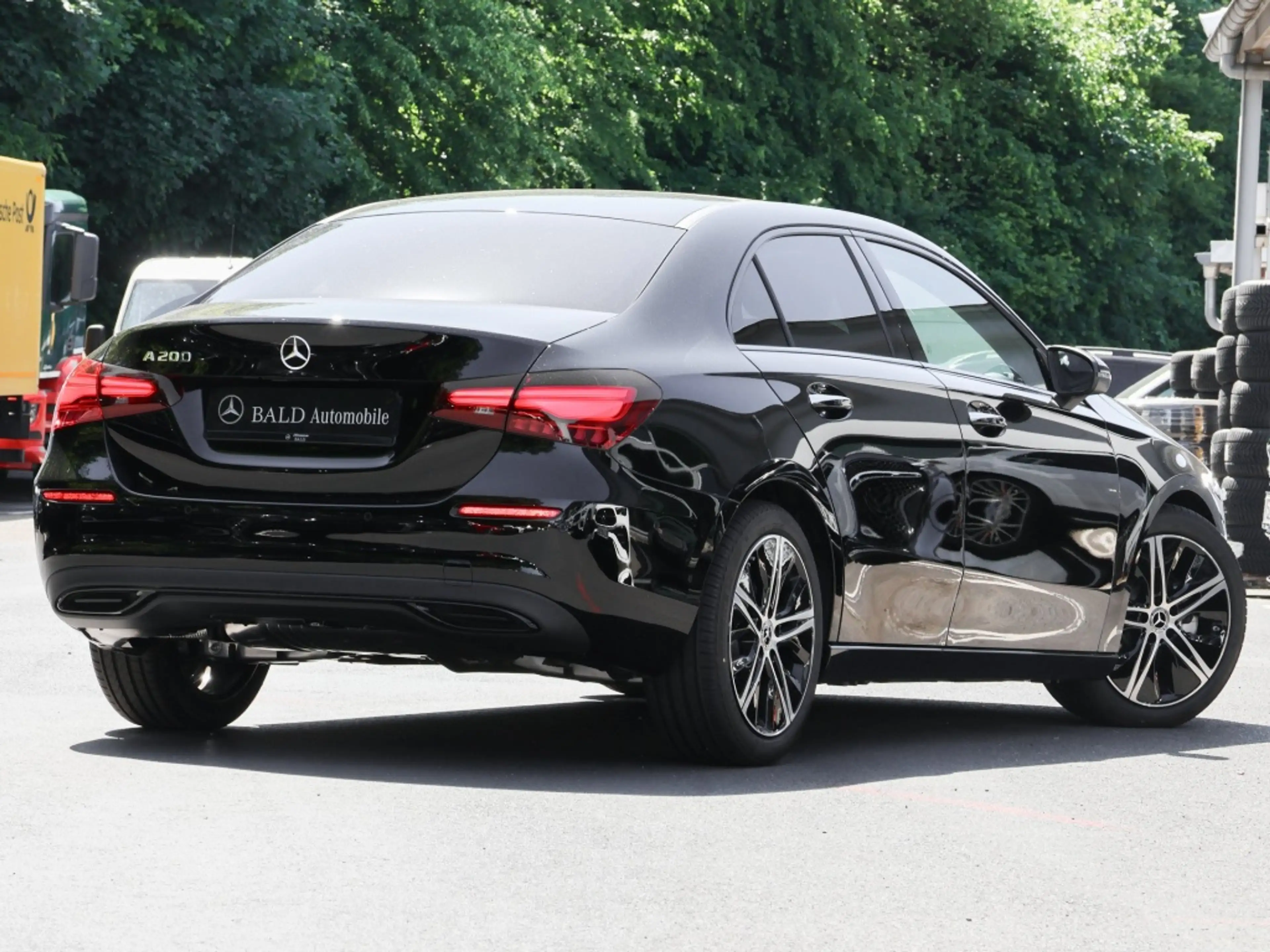 Mercedes-Benz A 200 Limousine Pano+Progressive+Distr+Night+AHK — photo 3