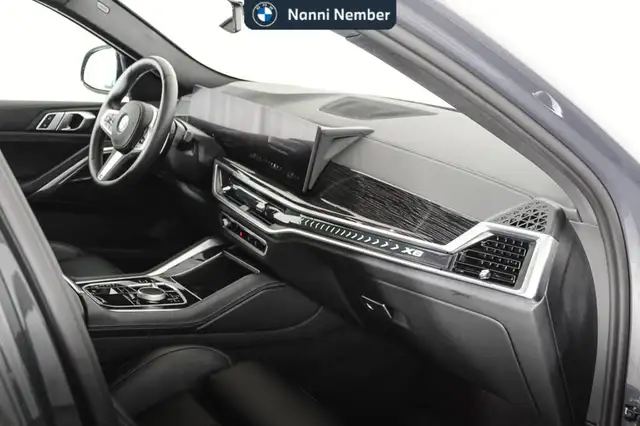 BMW X6 view 8