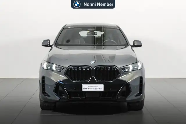 BMW X6 view 2