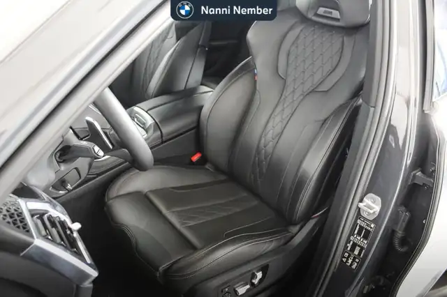 BMW X6 view 13