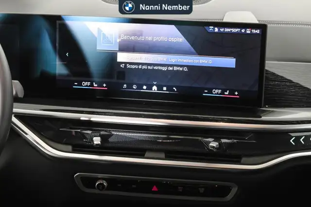 BMW X6 view 11