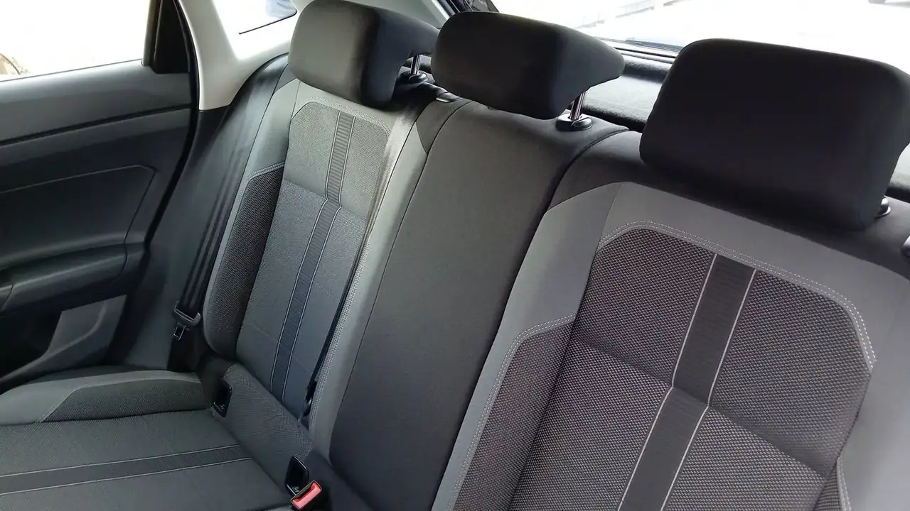 Volkswagen Polo Citadine 5 portes — photo 9