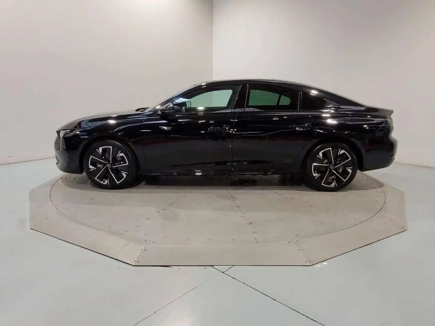 Peugeot 508 5P HYBRID 225 e-EAT8 GT Schwarz - 2