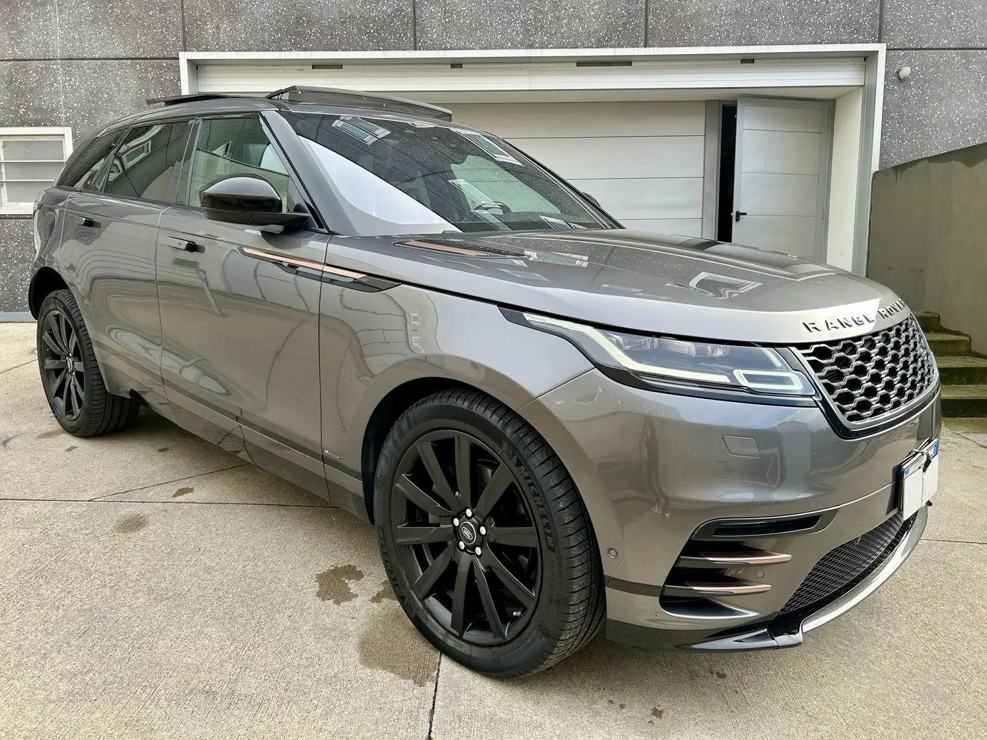 Land Rover Range Rover Velar 2.0 i4 R-Dynamic HSE 240cv auto TETTO!!!! R21!! Gris - 1
