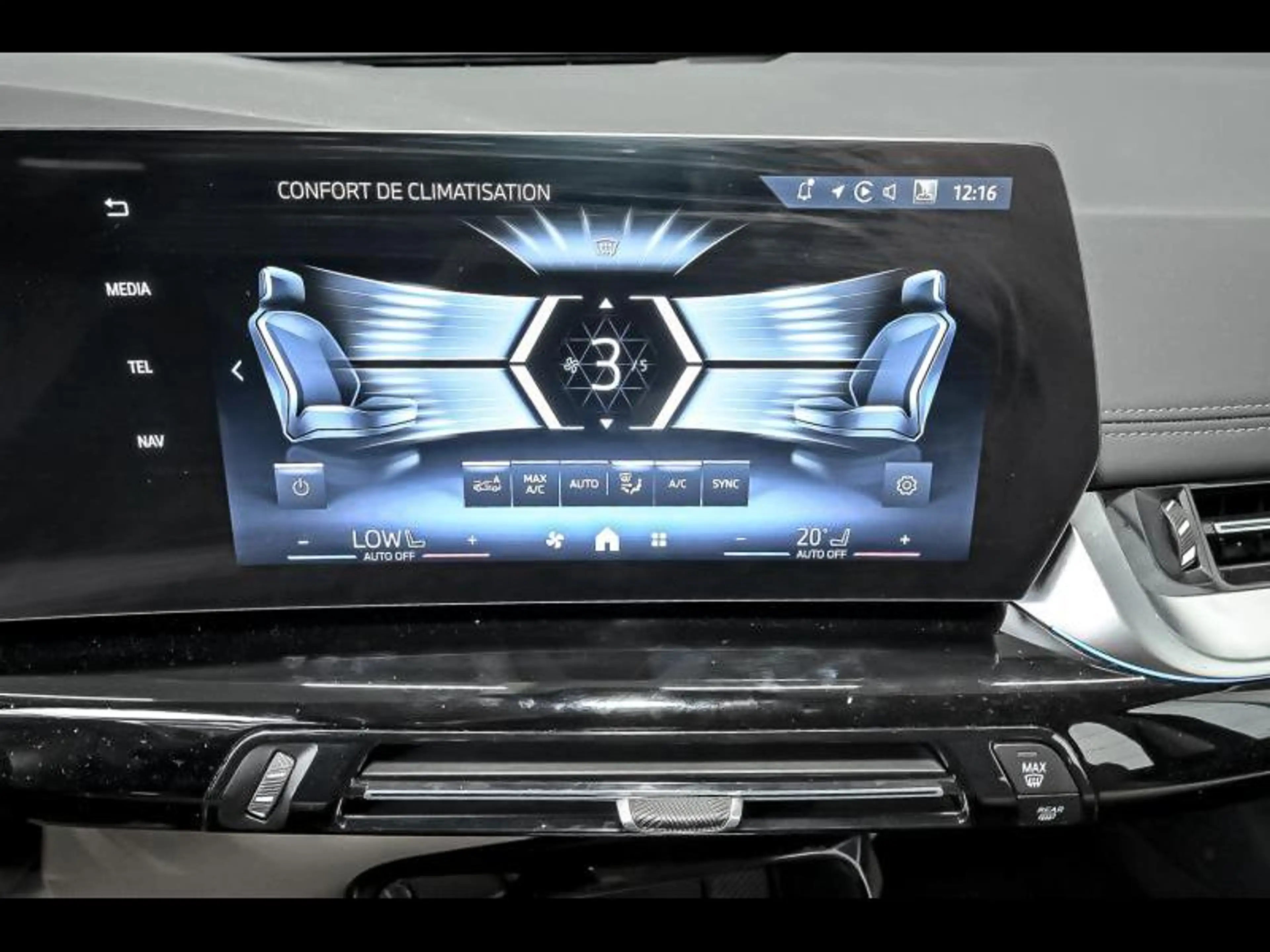 BMW 216 i LuxuryLine - Comfort|Carplay|Cam — photo 12
