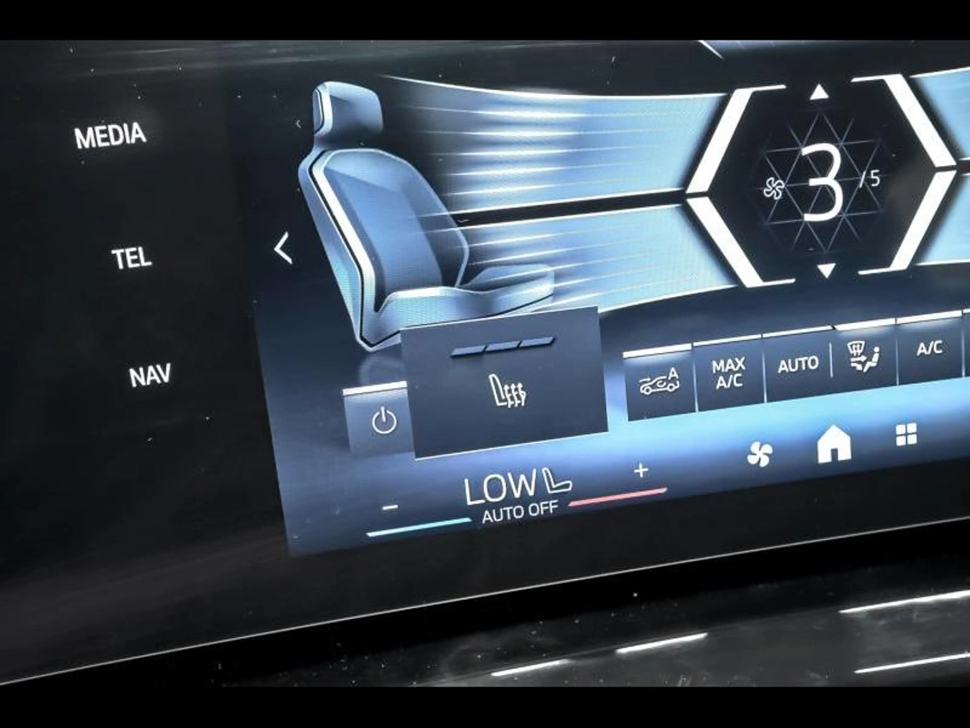 BMW 216 i LuxuryLine - Comfort|Carplay|Cam — photo 13