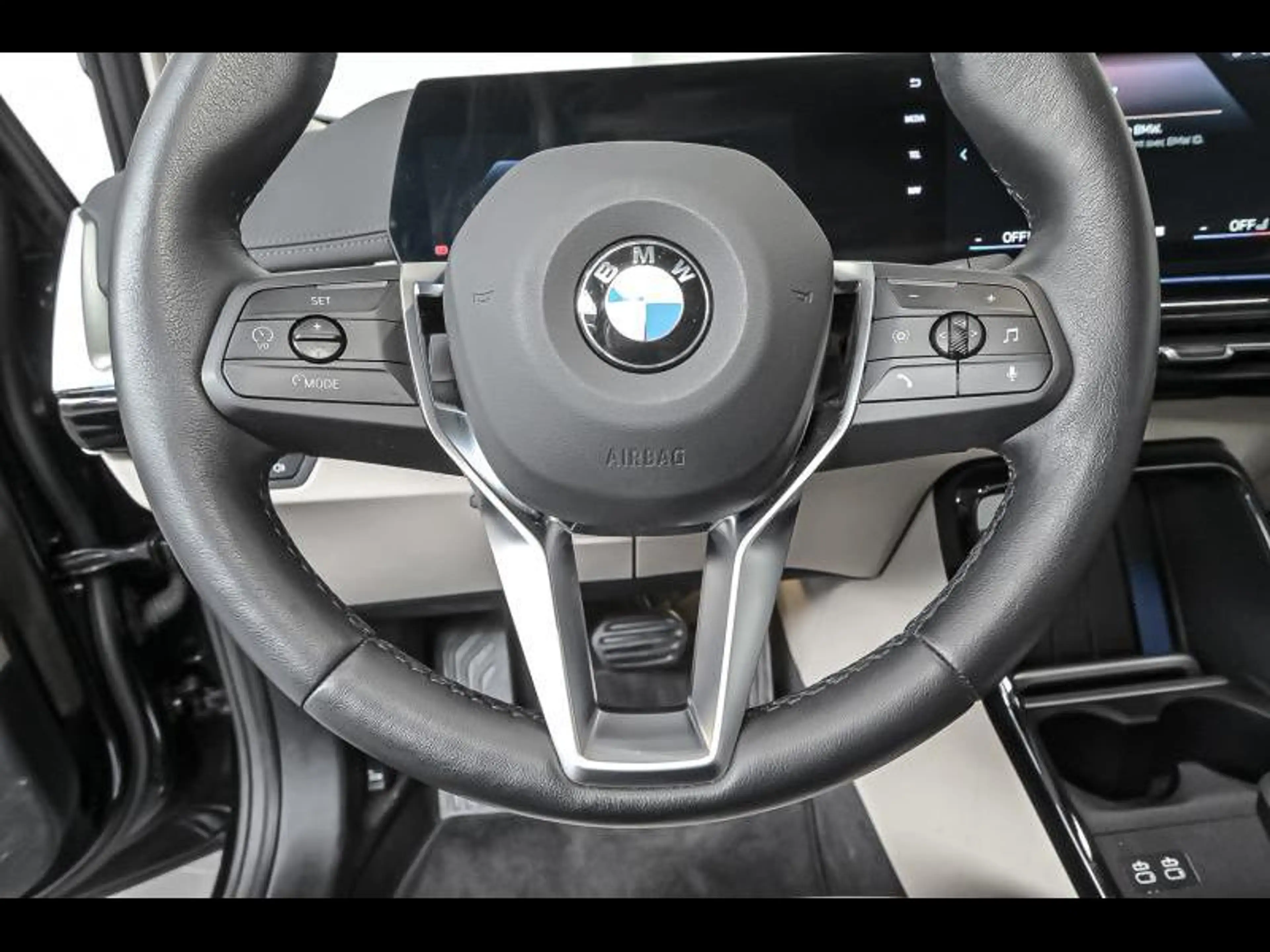 BMW 216 i LuxuryLine - Comfort|Carplay|Cam — photo 9