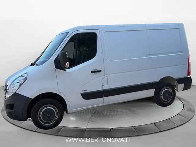 Opel Movano view 4