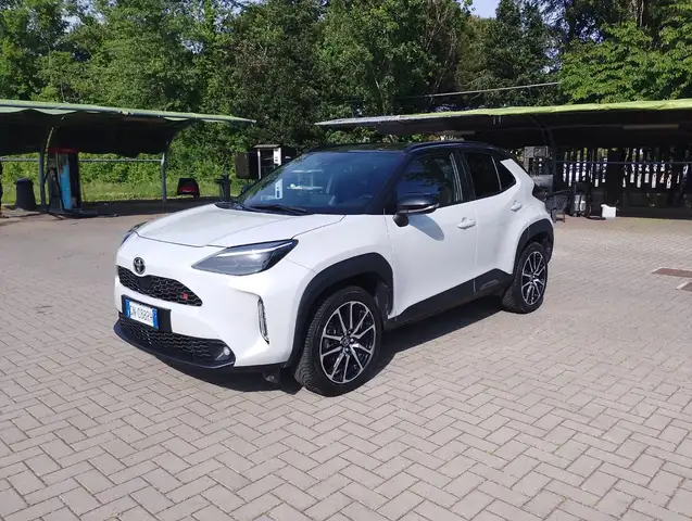 Toyota Yaris Cross 1.5h GR Sport Black Sky fwd 116cv e-cv