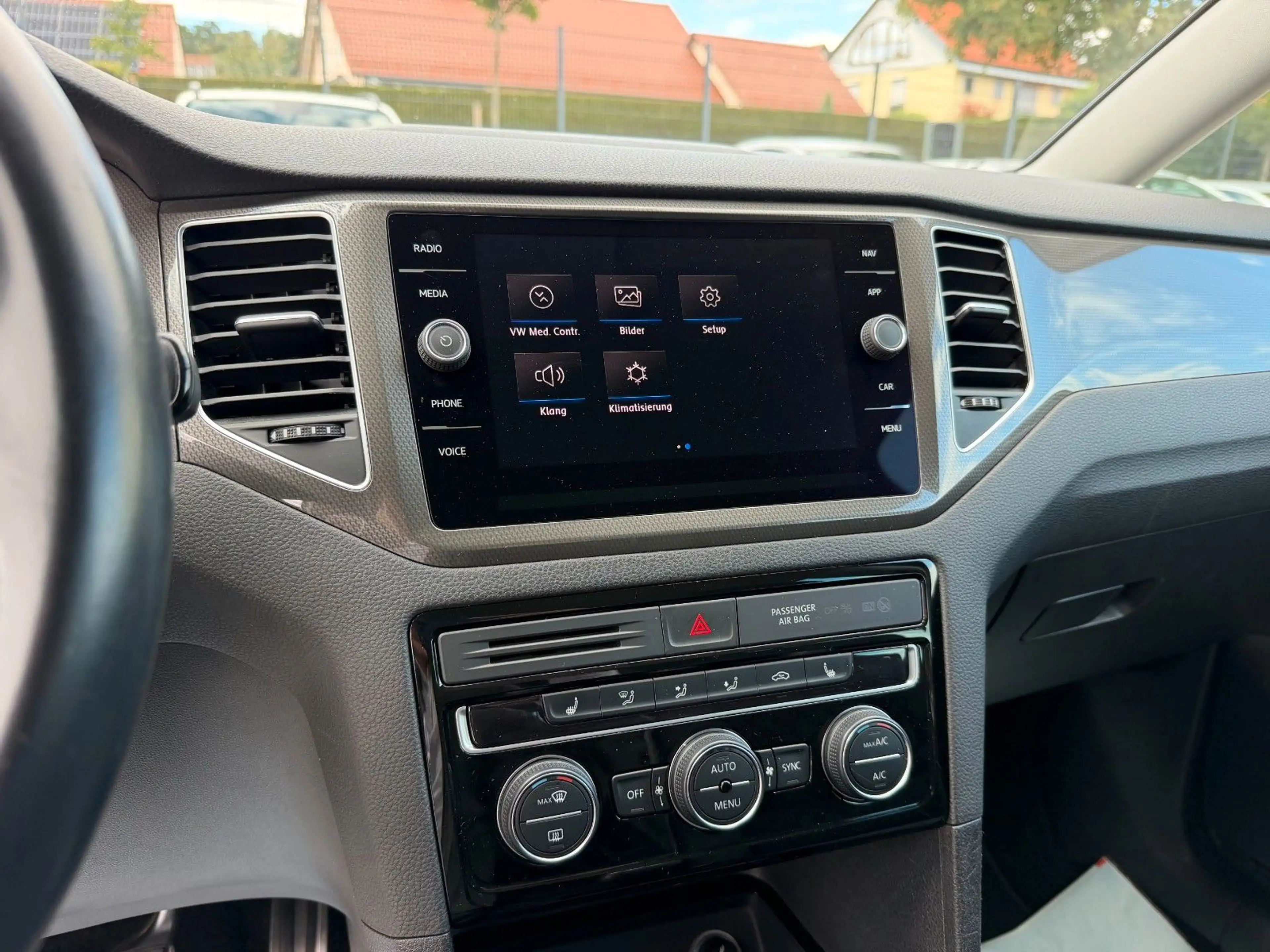 Volkswagen Golf Sportsvan VII Join Navi Sitzheizung AHK — photo 31