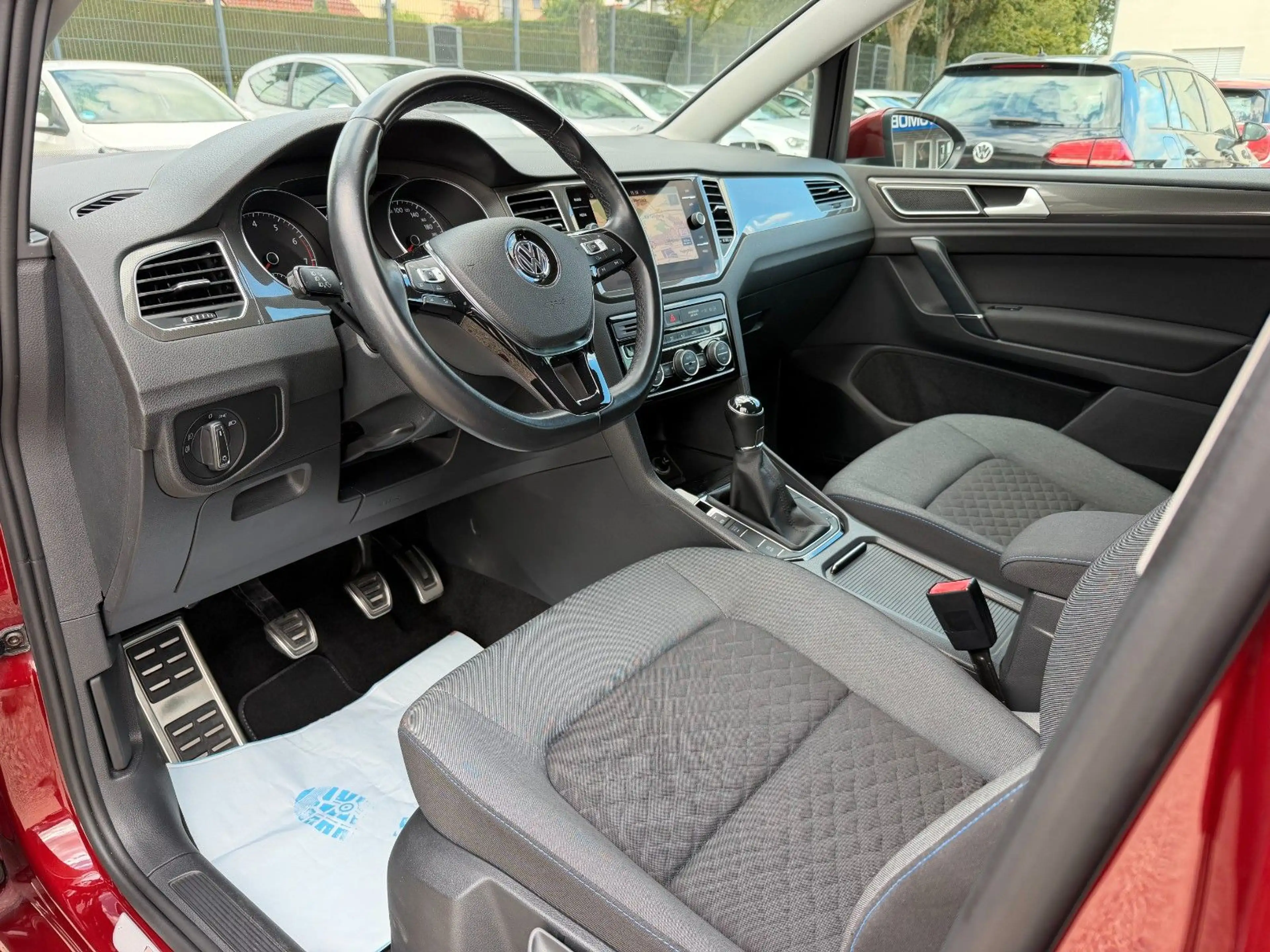 Volkswagen Golf Sportsvan VII Join Navi Sitzheizung AHK — photo 25