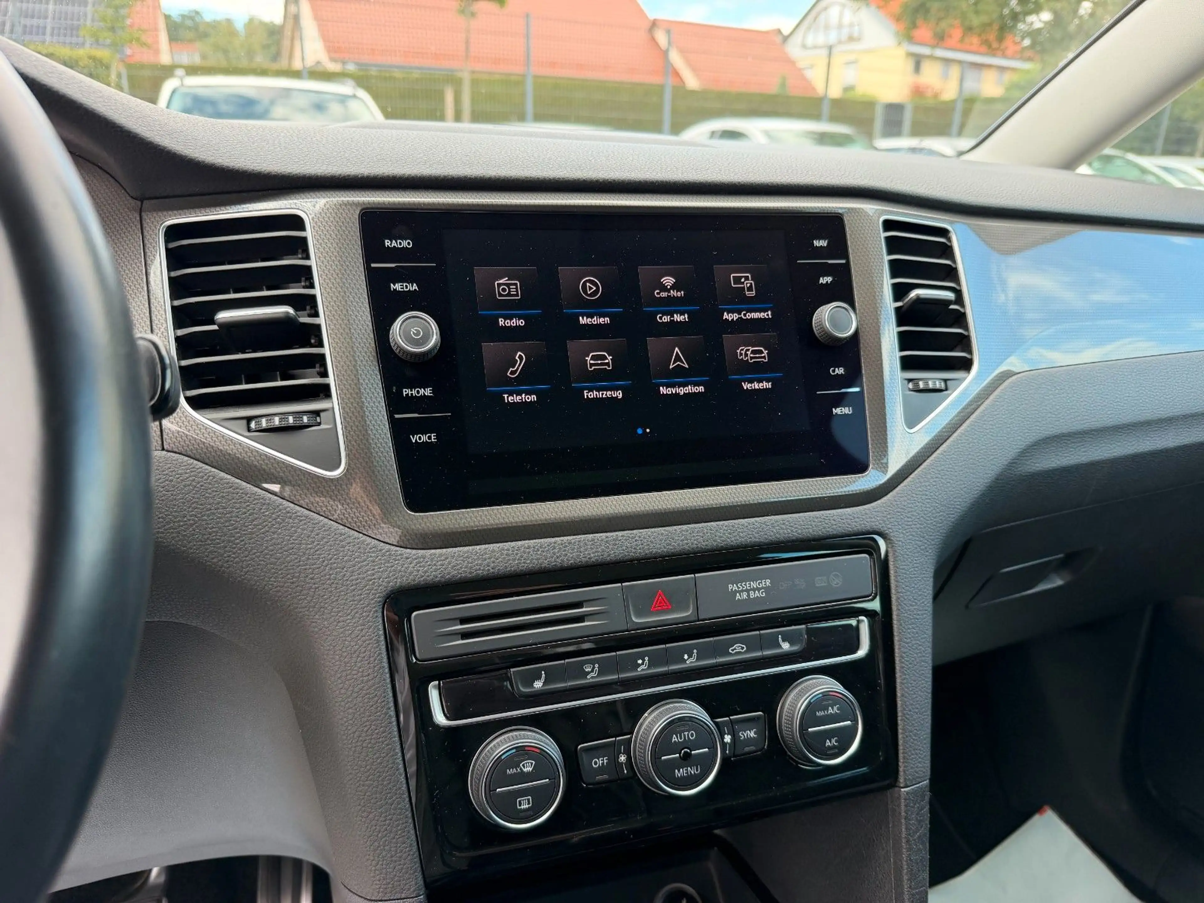 Volkswagen Golf Sportsvan VII Join Navi Sitzheizung AHK — photo 30