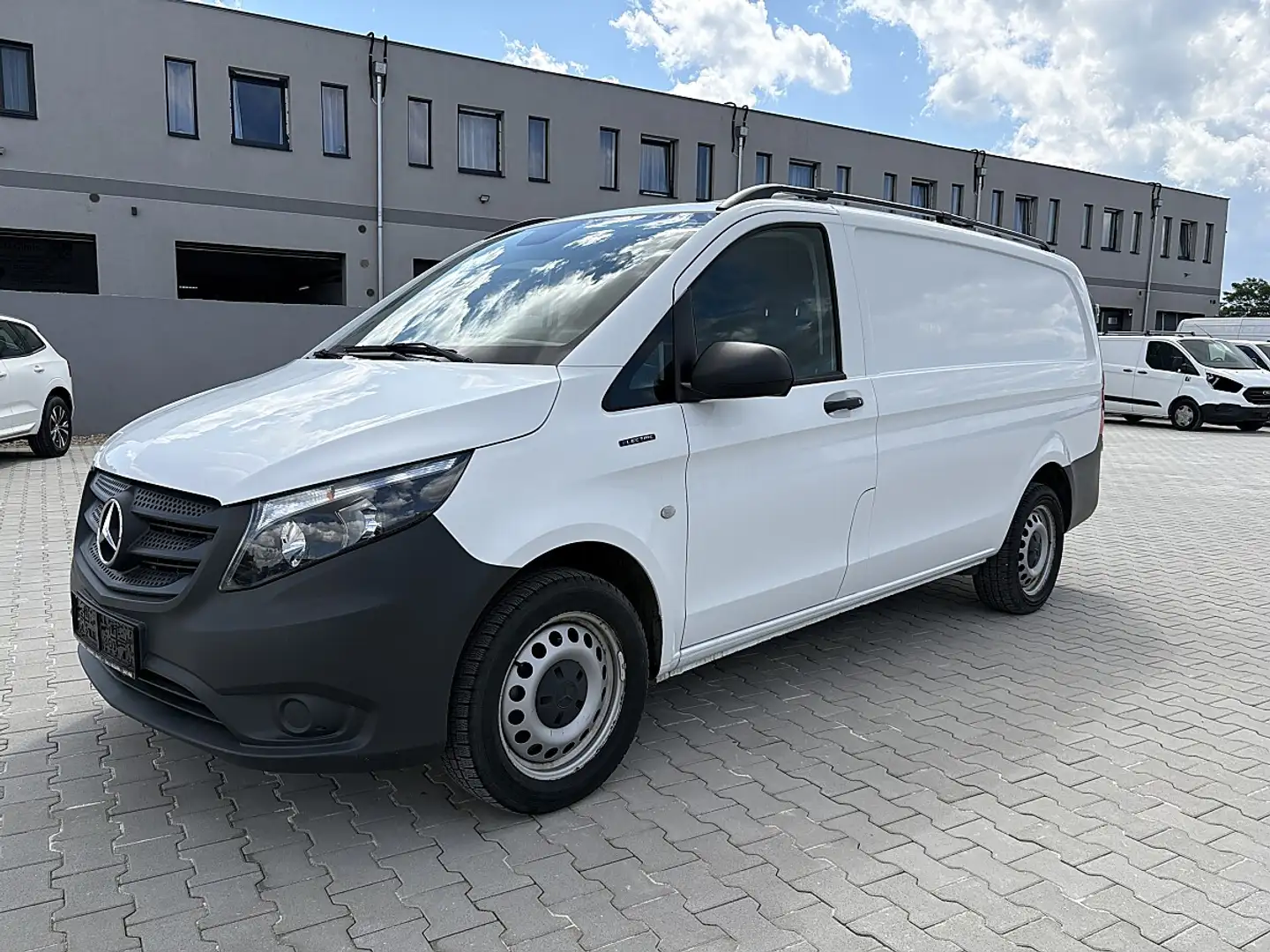 Mercedes-Benz Vito e Kasten 35kWh lang Weiß - 1