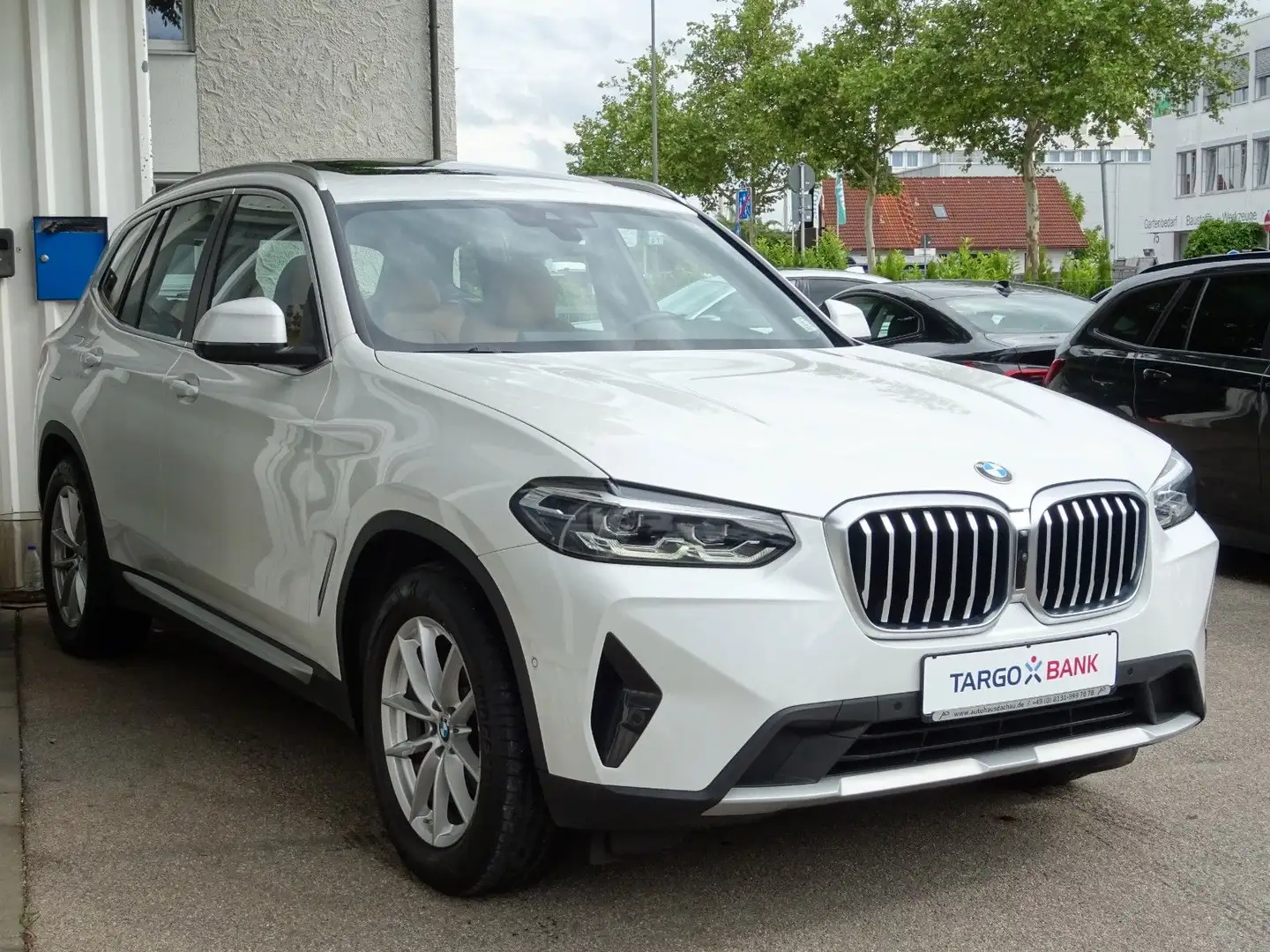 BMW X3 xDrive20d Aut Navi Leder LED Pano Keyl. 360° Weiß - 1