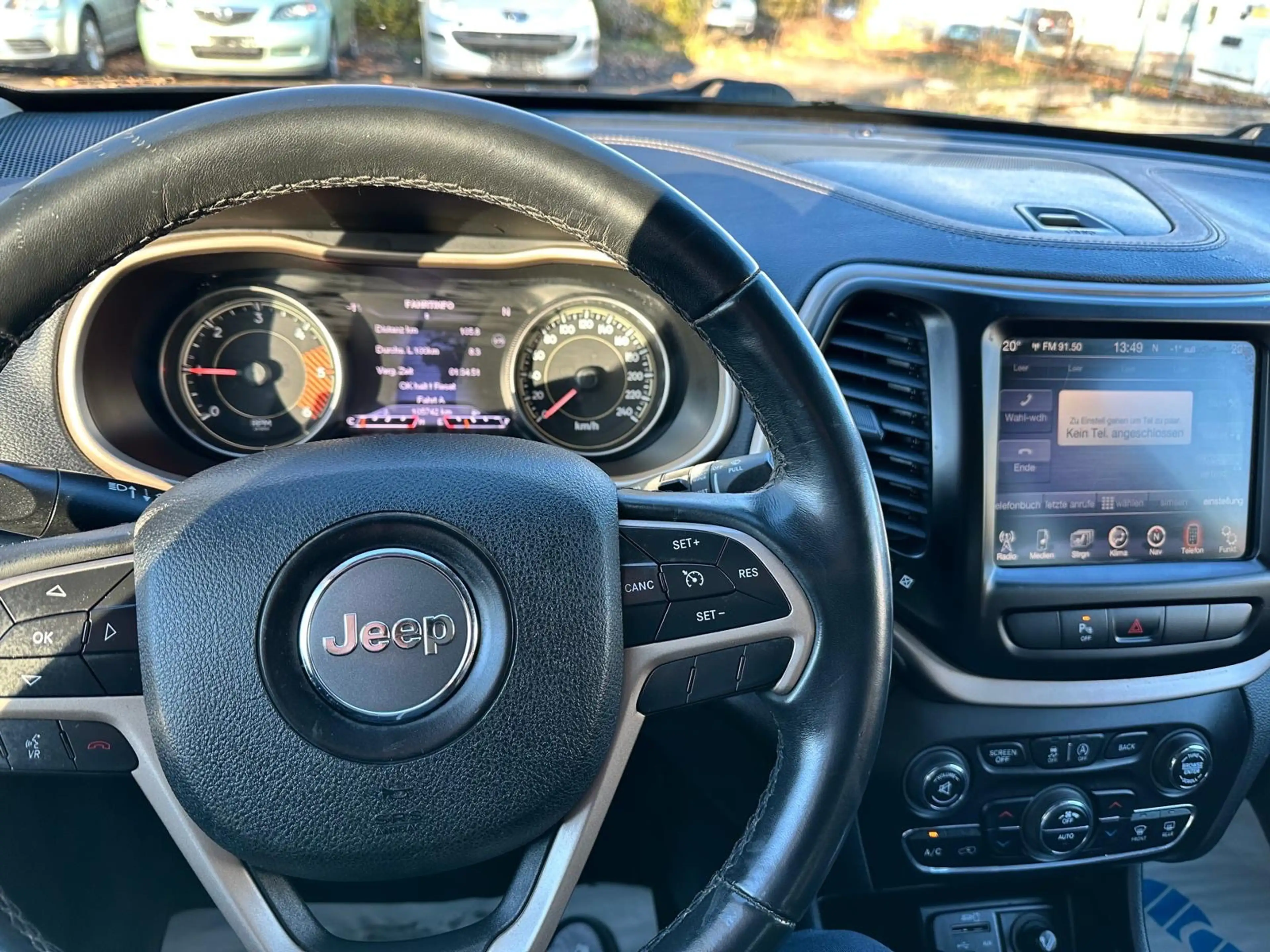 Jeep Cherokee Limited 4WD — photo 12