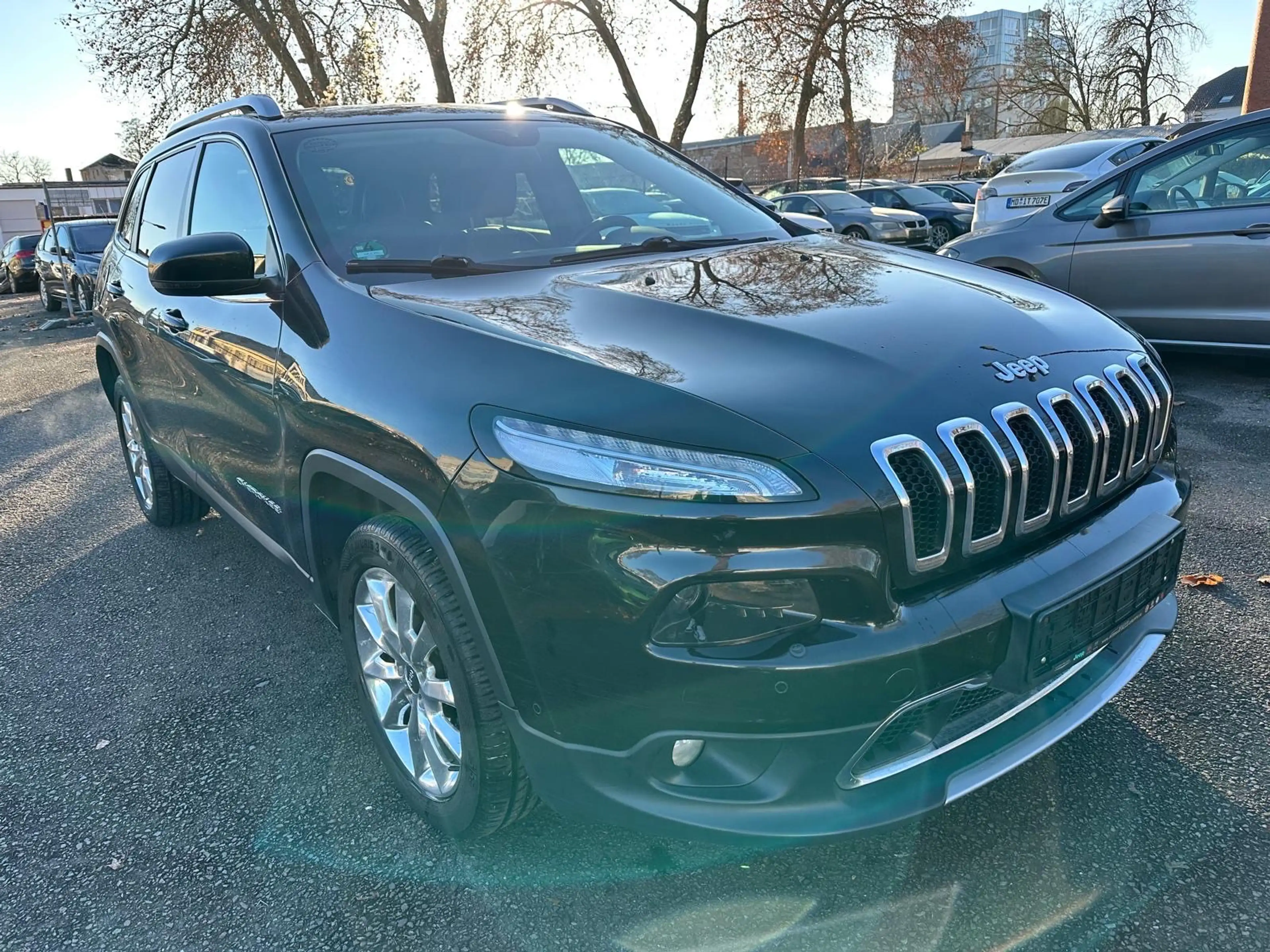 Jeep Cherokee Limited 4WD — photo 3