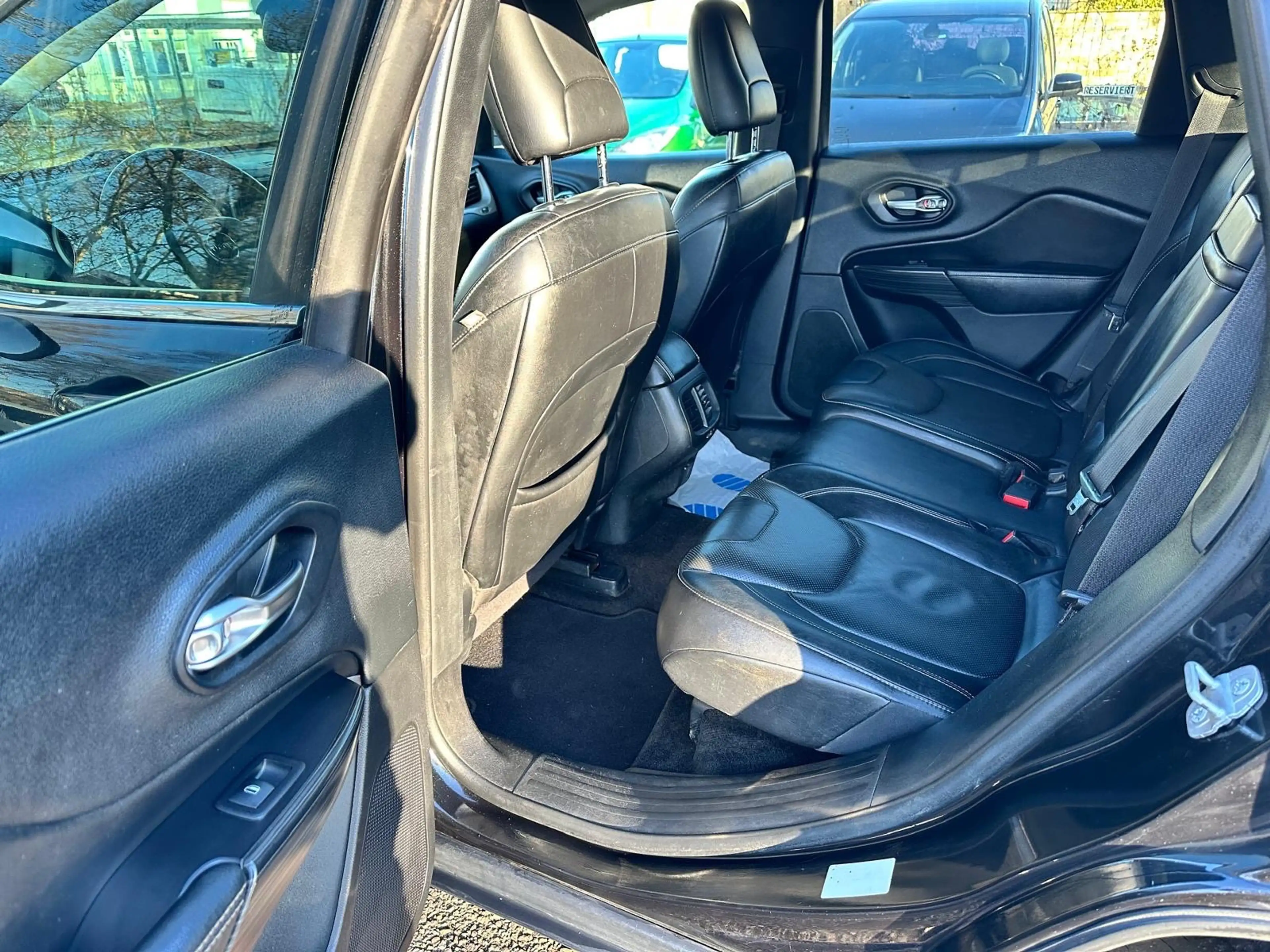 Jeep Cherokee Limited 4WD — photo 9