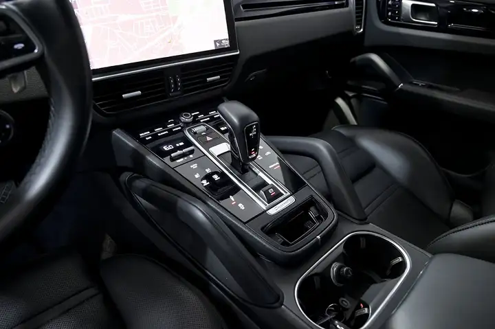 Porsche Cayenne Coupé E-Hybrid 3.0 2020, foto 42