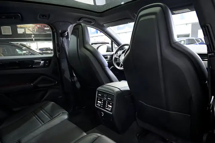 Porsche Cayenne Coupé E-Hybrid 3.0 2020, foto 17