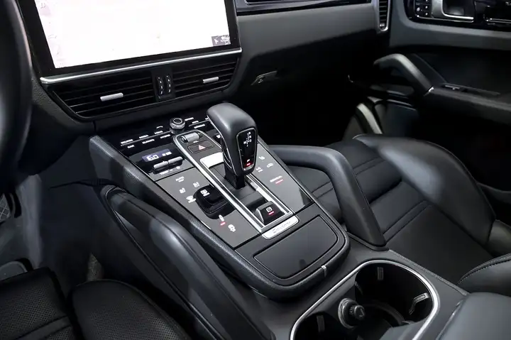 Porsche Cayenne Coupé E-Hybrid 3.0 2020, foto 49