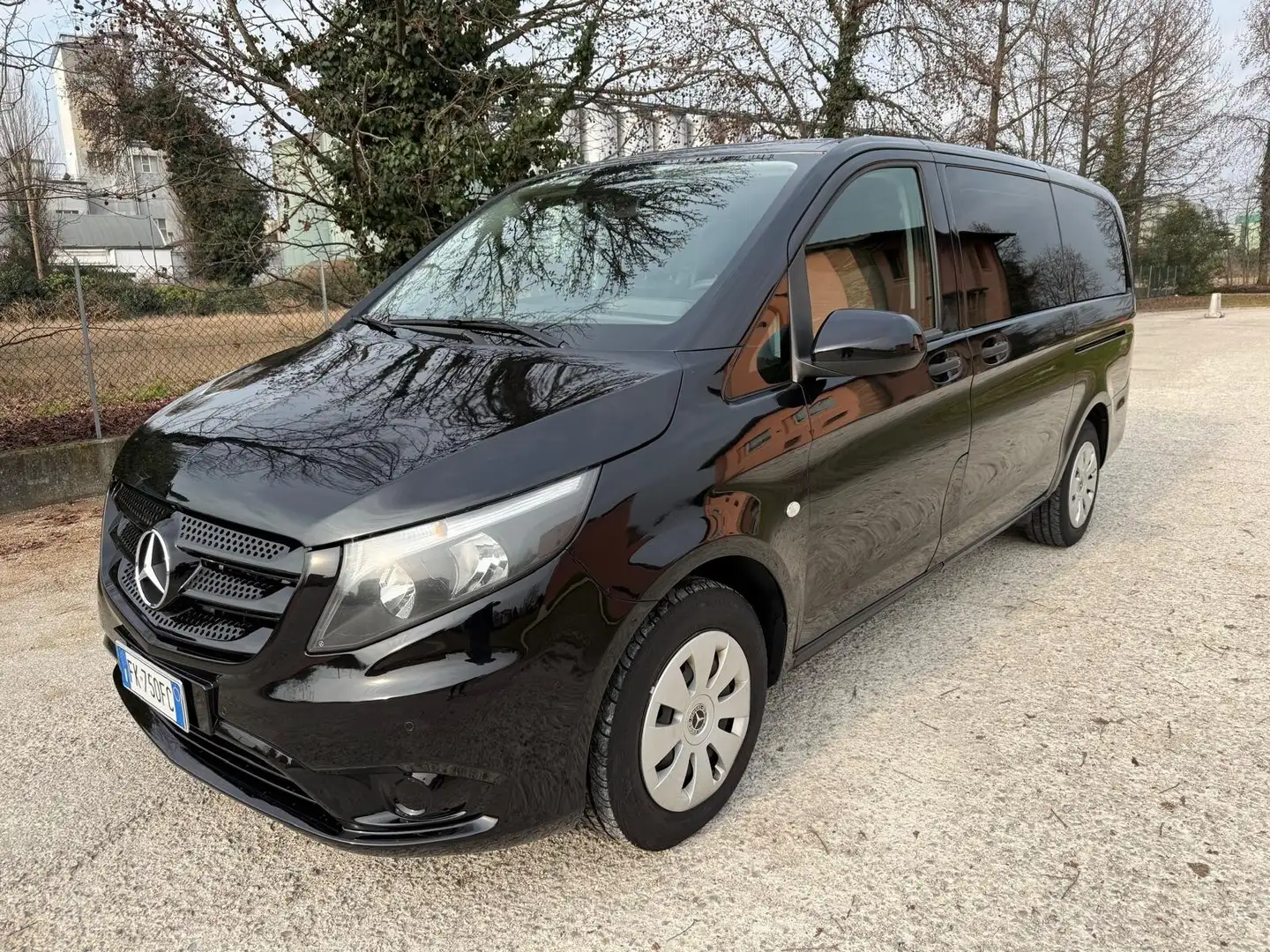Mercedes-Benz Vito Vito 2.2 114 CDI PC-SL Tourer Pro Long Noir - 1