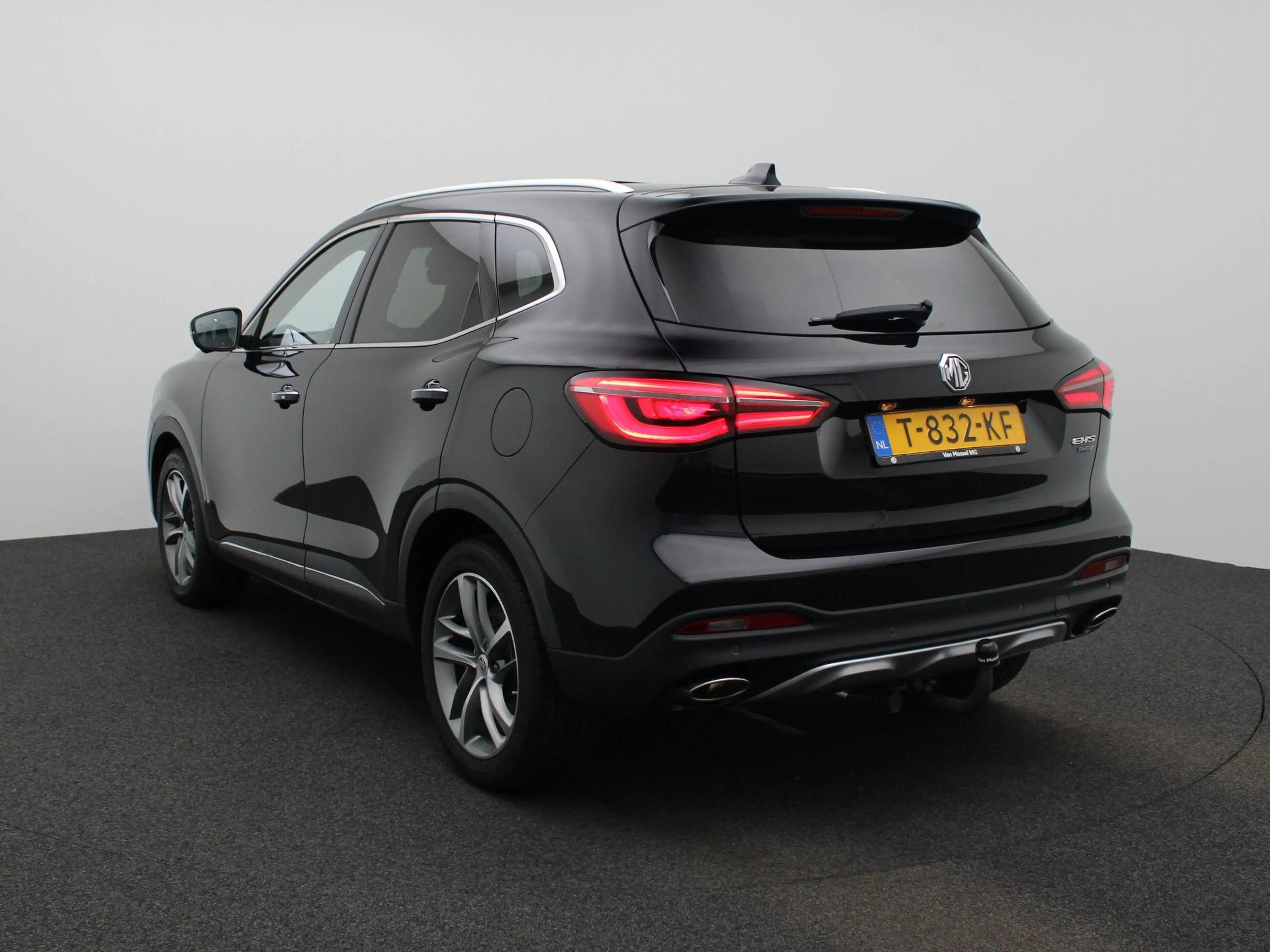 MG EHS 1.5 TGDI Luxury Mg Mg ehs plug-in hybrid — photo 2