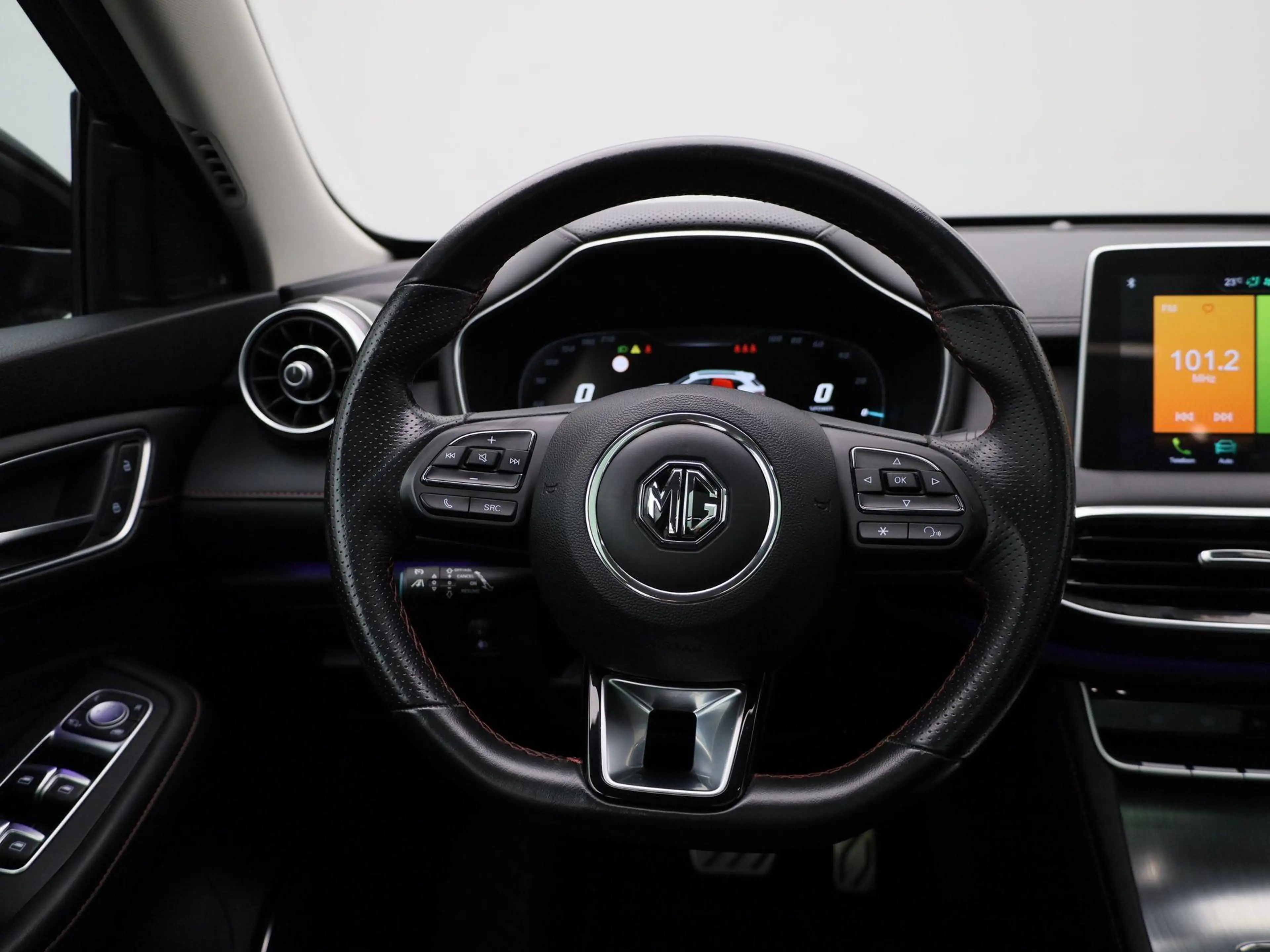 MG EHS 1.5 TGDI Luxury Mg Mg ehs plug-in hybrid — photo 7