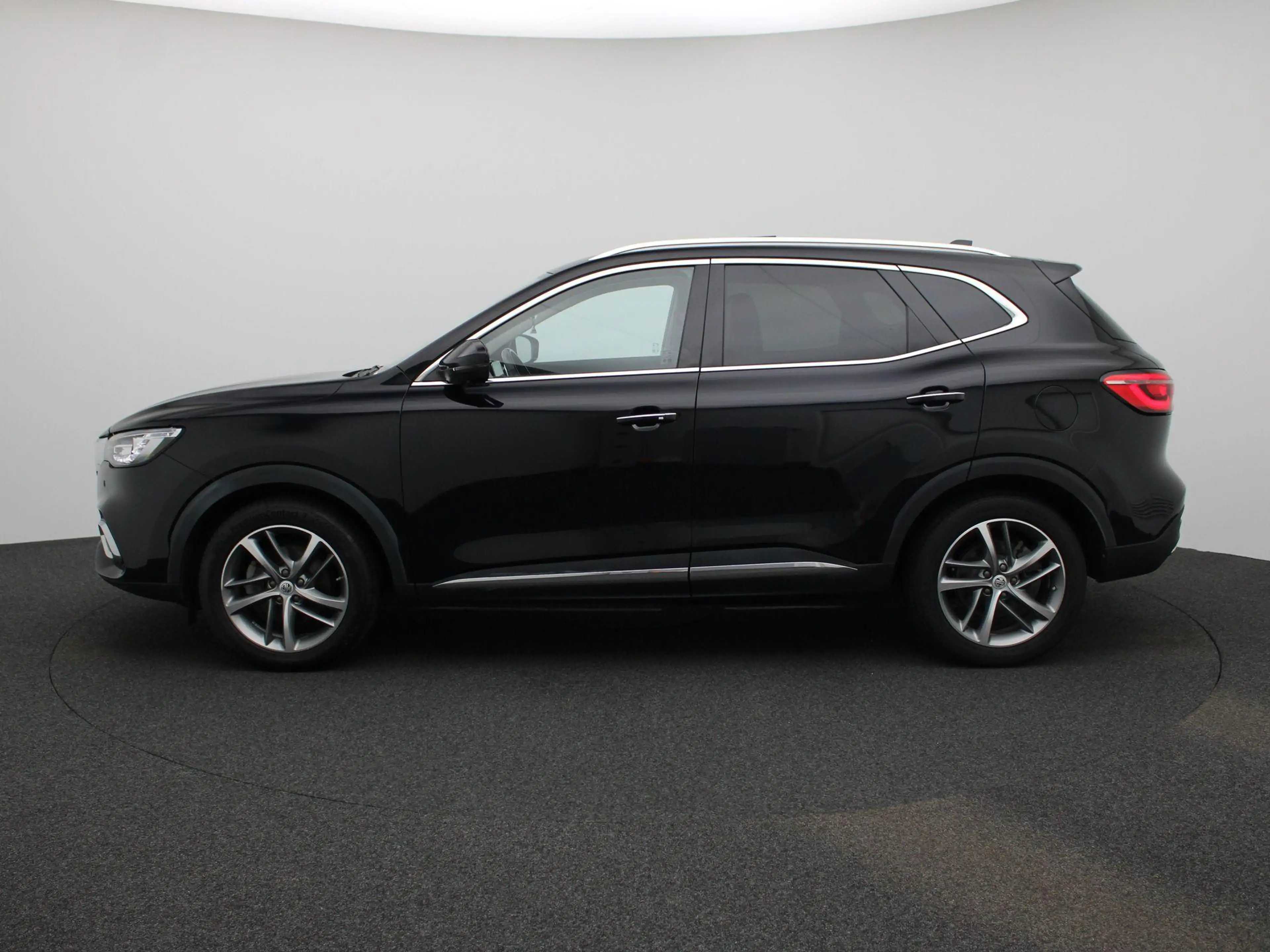 MG EHS 1.5 TGDI Luxury Mg Mg ehs plug-in hybrid — photo 4