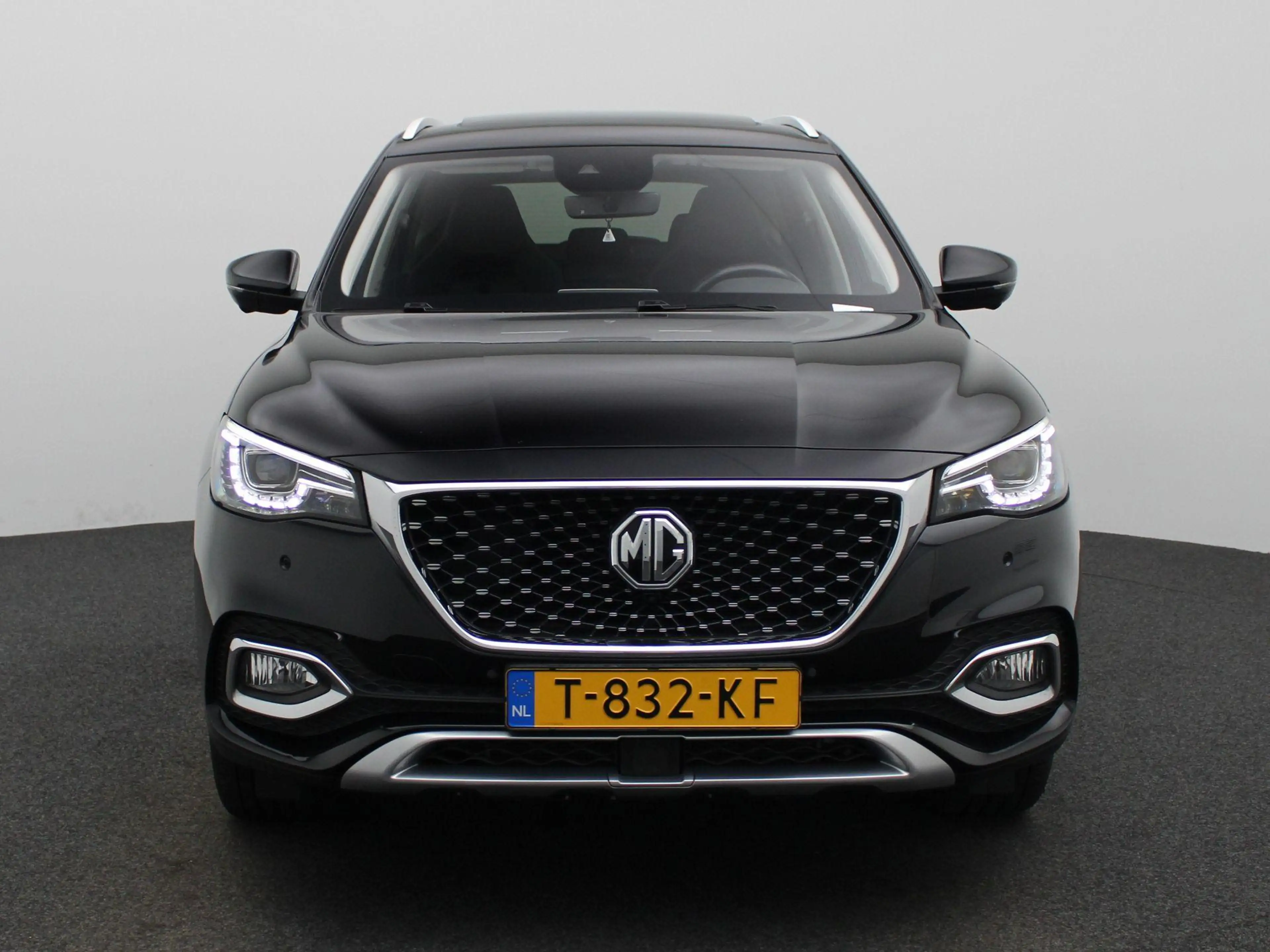 MG EHS 1.5 TGDI Luxury Mg Mg ehs plug-in hybrid — photo 3