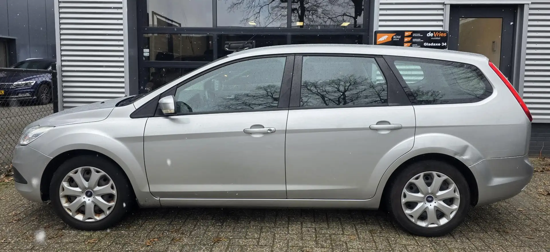 Ford Focus Wagon 1.6 Trend **AIRCO-APK-CRUISECTRL** Grau - 2