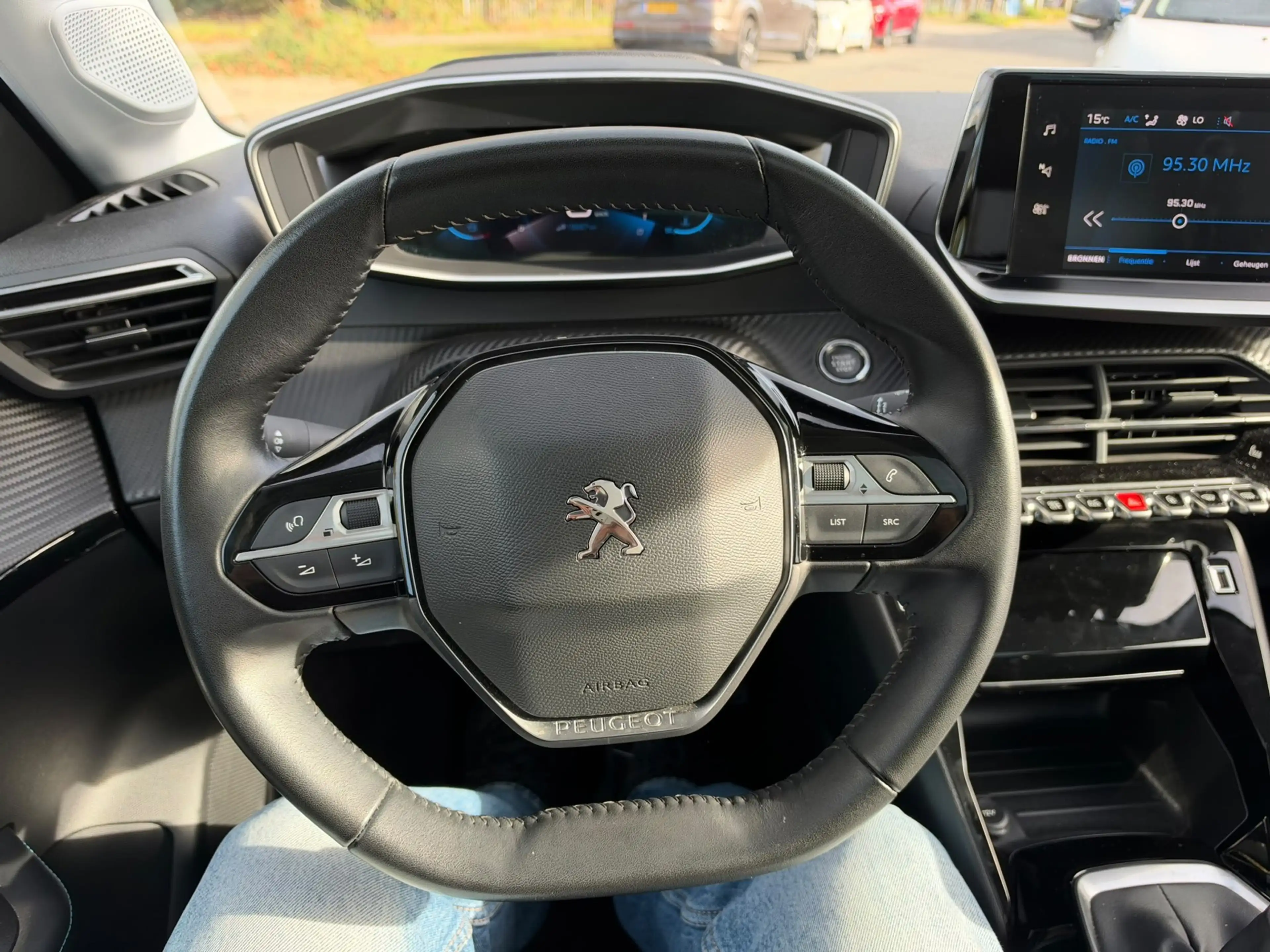 Peugeot 208 1.2 PureTech Allure,Panodak, Navi, Camera, Keyless — photo 15