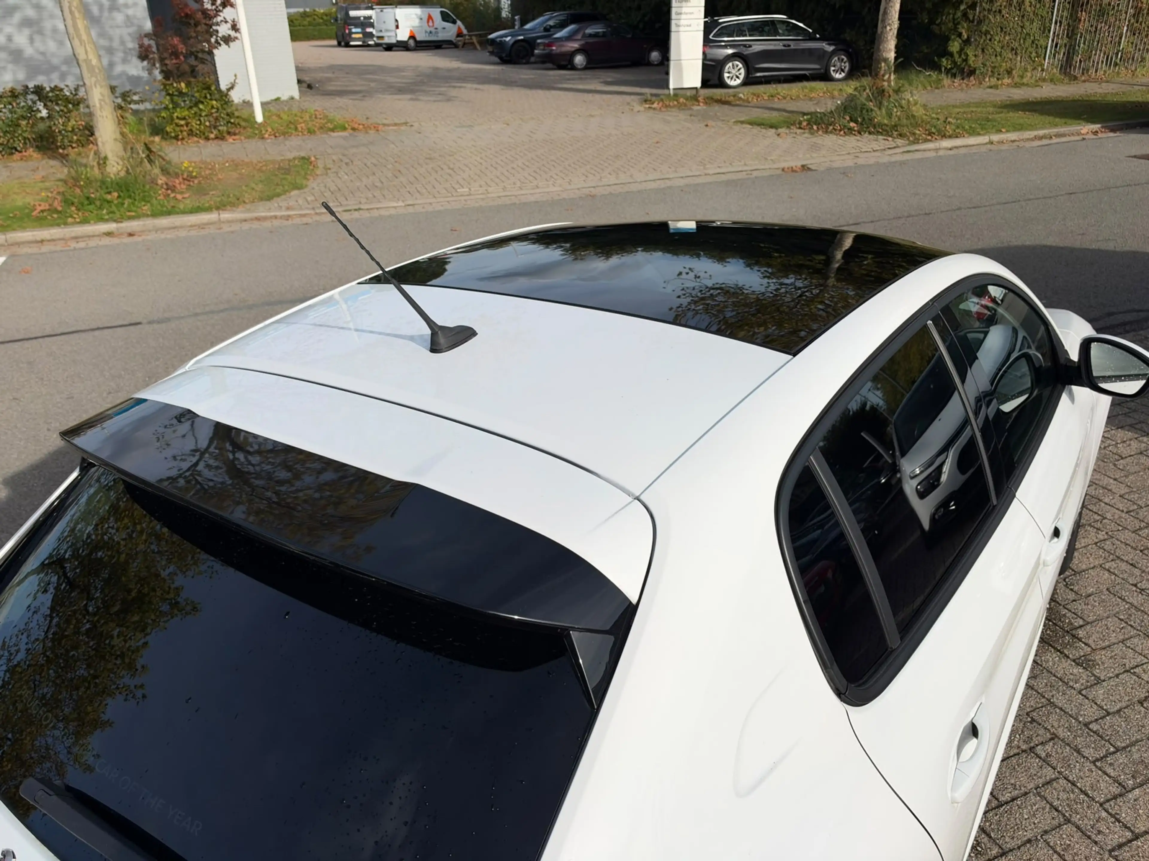 Peugeot 208 1.2 PureTech Allure,Panodak, Navi, Camera, Keyless — photo 21