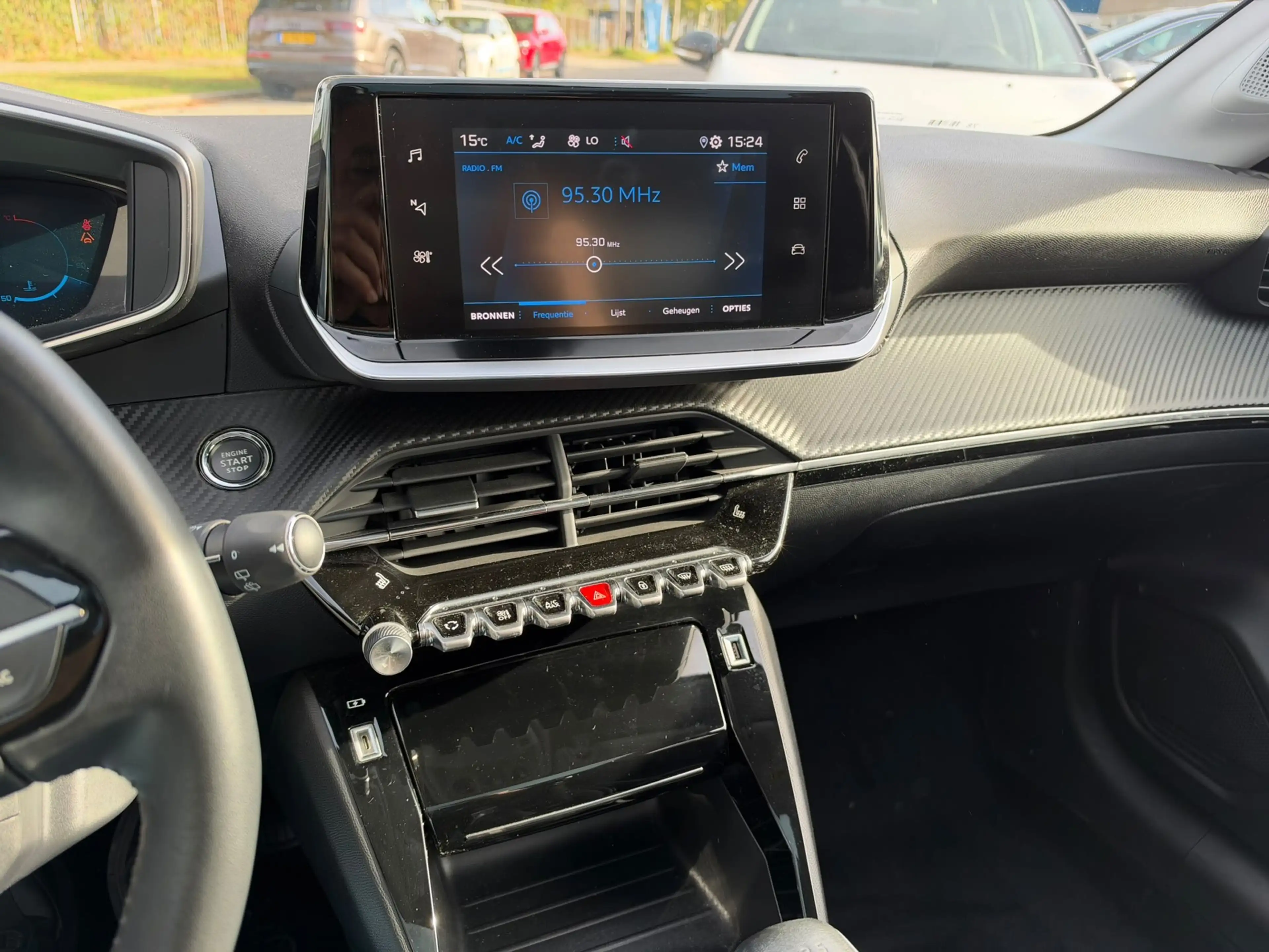 Peugeot 208 1.2 PureTech Allure,Panodak, Navi, Camera, Keyless — photo 18