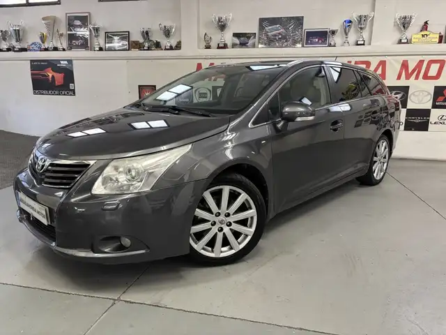Toyota Avensis CS 2.2D-4D Premium
